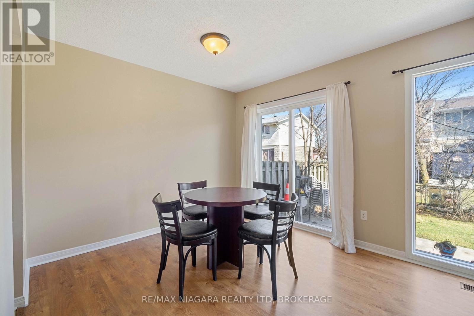 18 Julie Drive, Thorold (558 - Confederation Heights), Ontario  L2V 4L5 - Photo 13 - X12029671
