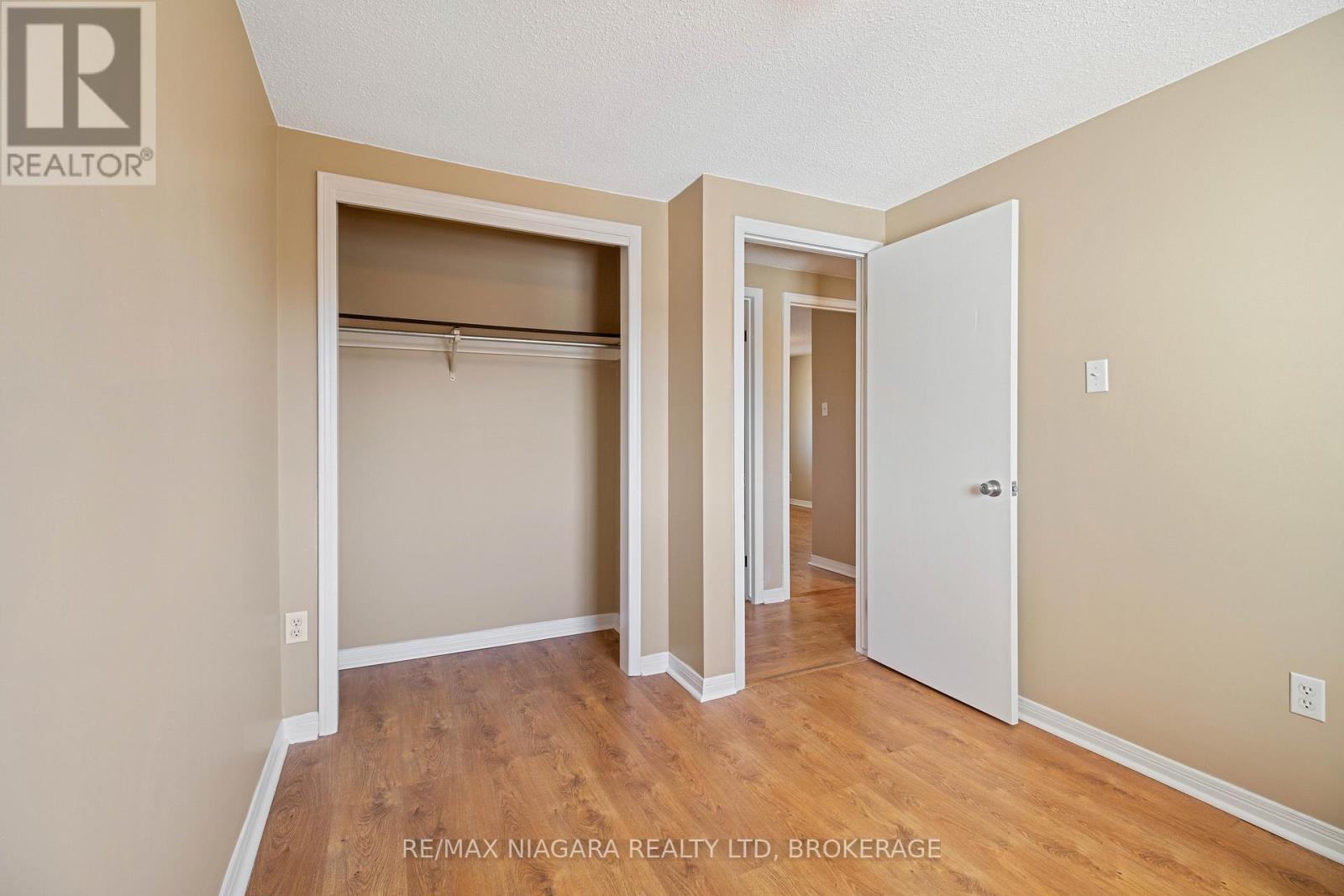 18 Julie Drive, Thorold (558 - Confederation Heights), Ontario  L2V 4L5 - Photo 21 - X12029671