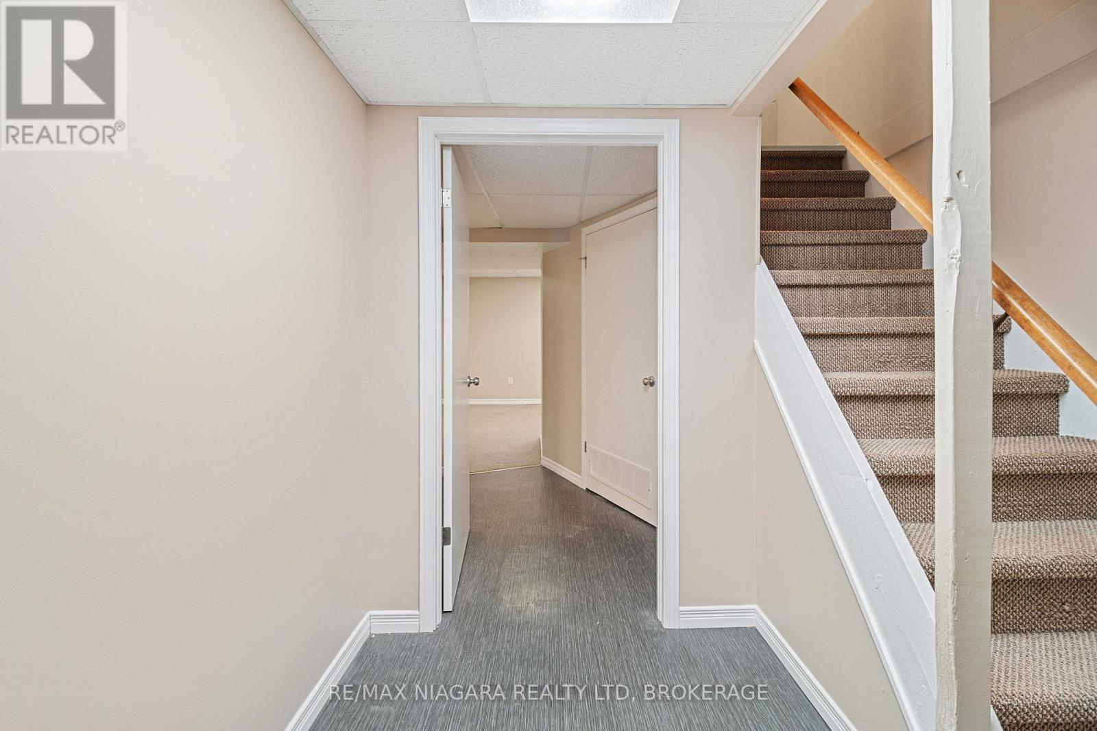 18 Julie Drive, Thorold (558 - Confederation Heights), Ontario  L2V 4L5 - Photo 30 - X12029671