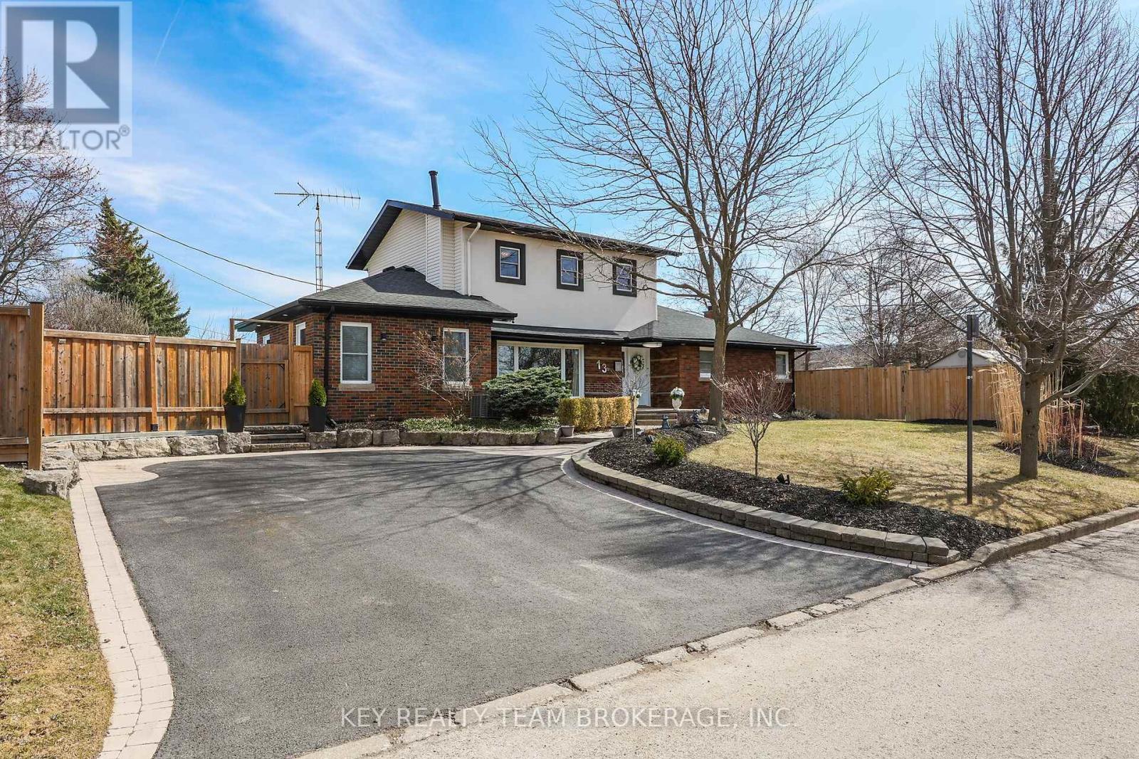 13 MARSDALE DRIVE, st. catharines (glendale/glenridge), Ontario