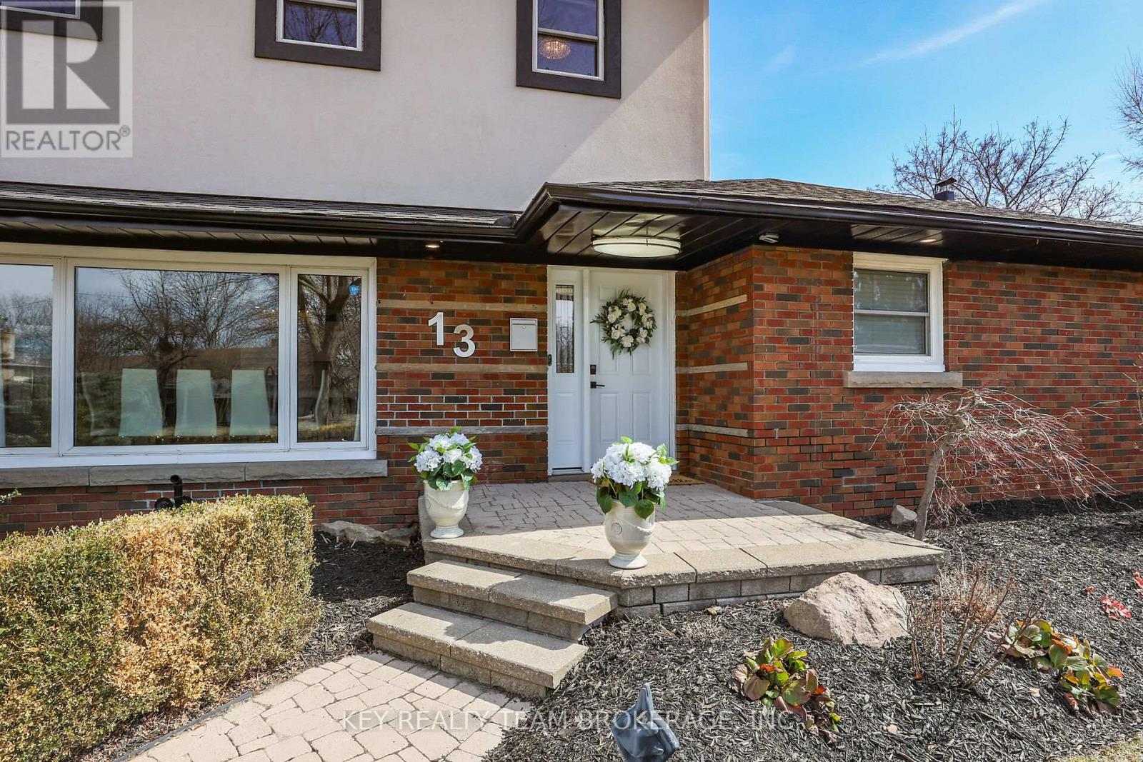 13 Marsdale Drive, St. Catharines (Glendale/glenridge), Ontario  L2T 3S1 - Photo 11 - X12030785
