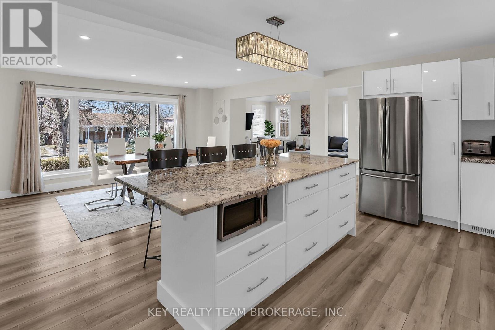 13 Marsdale Drive, St. Catharines (Glendale/glenridge), Ontario  L2T 3S1 - Photo 18 - X12030785