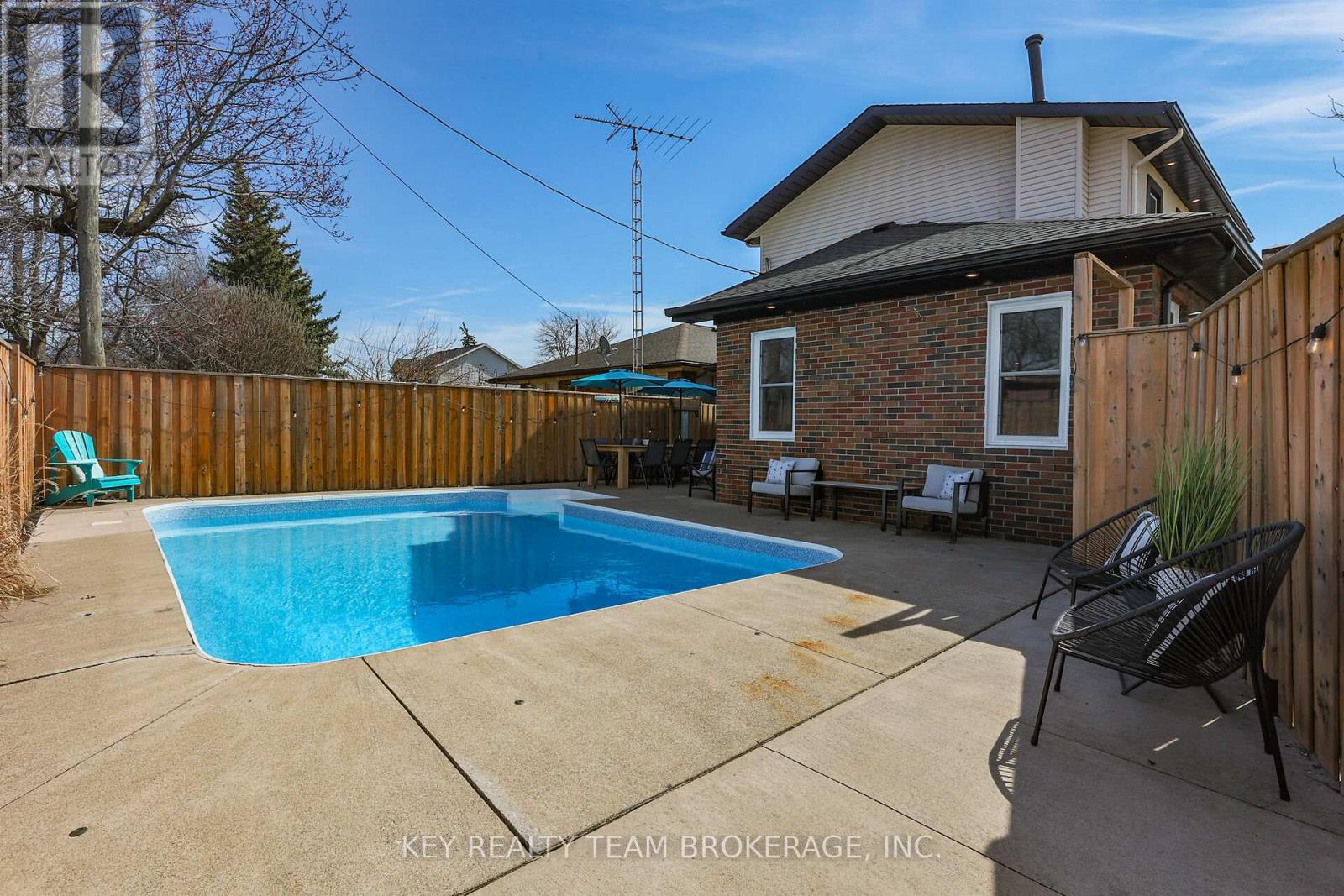 13 Marsdale Drive, St. Catharines (Glendale/glenridge), Ontario  L2T 3S1 - Photo 6 - X12030785
