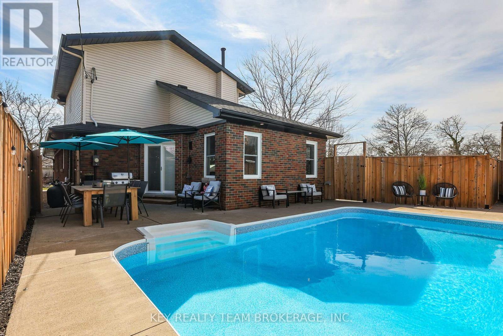 13 Marsdale Drive, St. Catharines (Glendale/glenridge), Ontario  L2T 3S1 - Photo 7 - X12030785