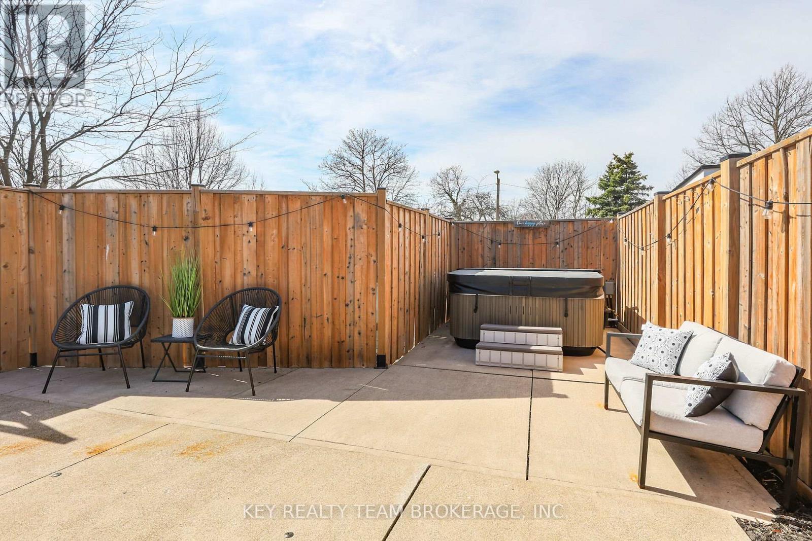 13 Marsdale Drive, St. Catharines (Glendale/glenridge), Ontario  L2T 3S1 - Photo 9 - X12030785