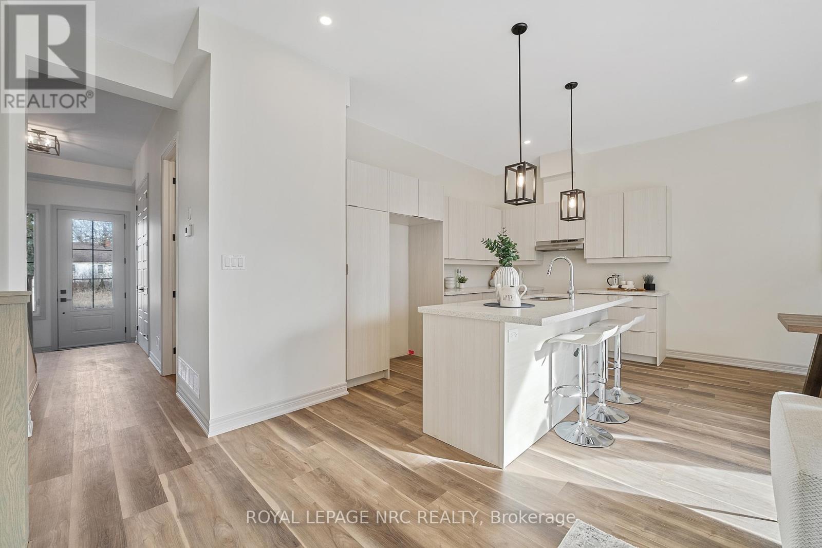 29 Beaverloch Drive, Thorold (558 - Confederation Heights), Ontario  L2V 0J9 - Photo 12 - X12031211