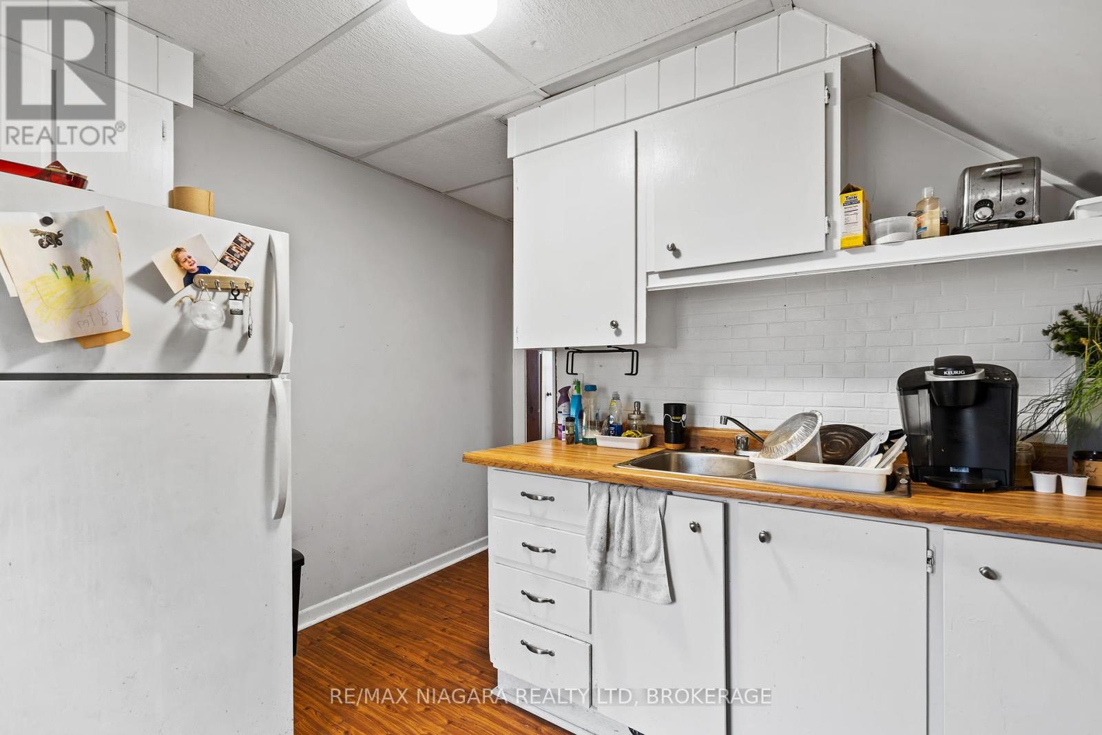 249 Mellanby Avenue, Port Colborne (877 - Main Street), Ontario  L3K 2M2 - Photo 10 - X12032120