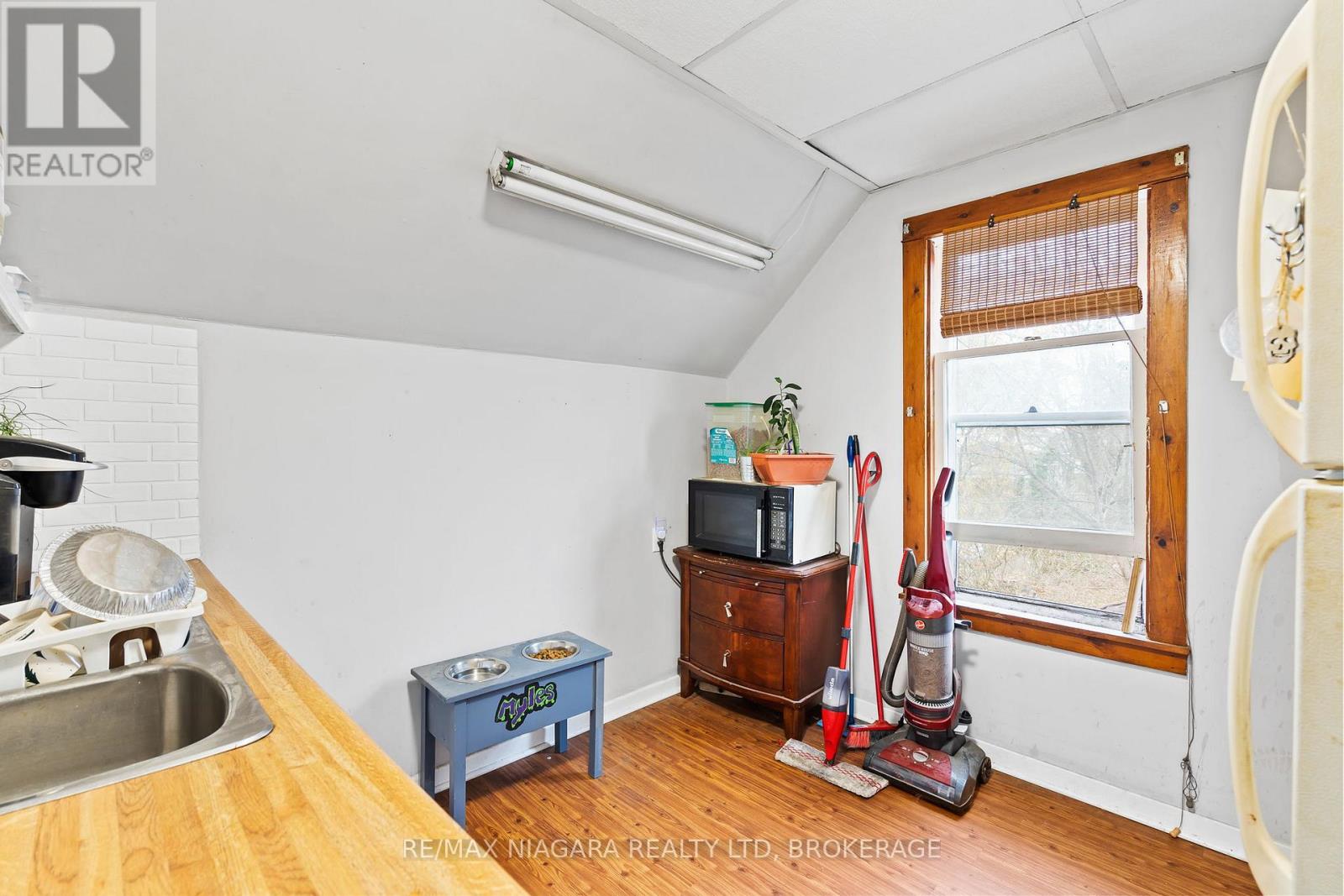 249 Mellanby Avenue, Port Colborne (877 - Main Street), Ontario  L3K 2M2 - Photo 11 - X12032120