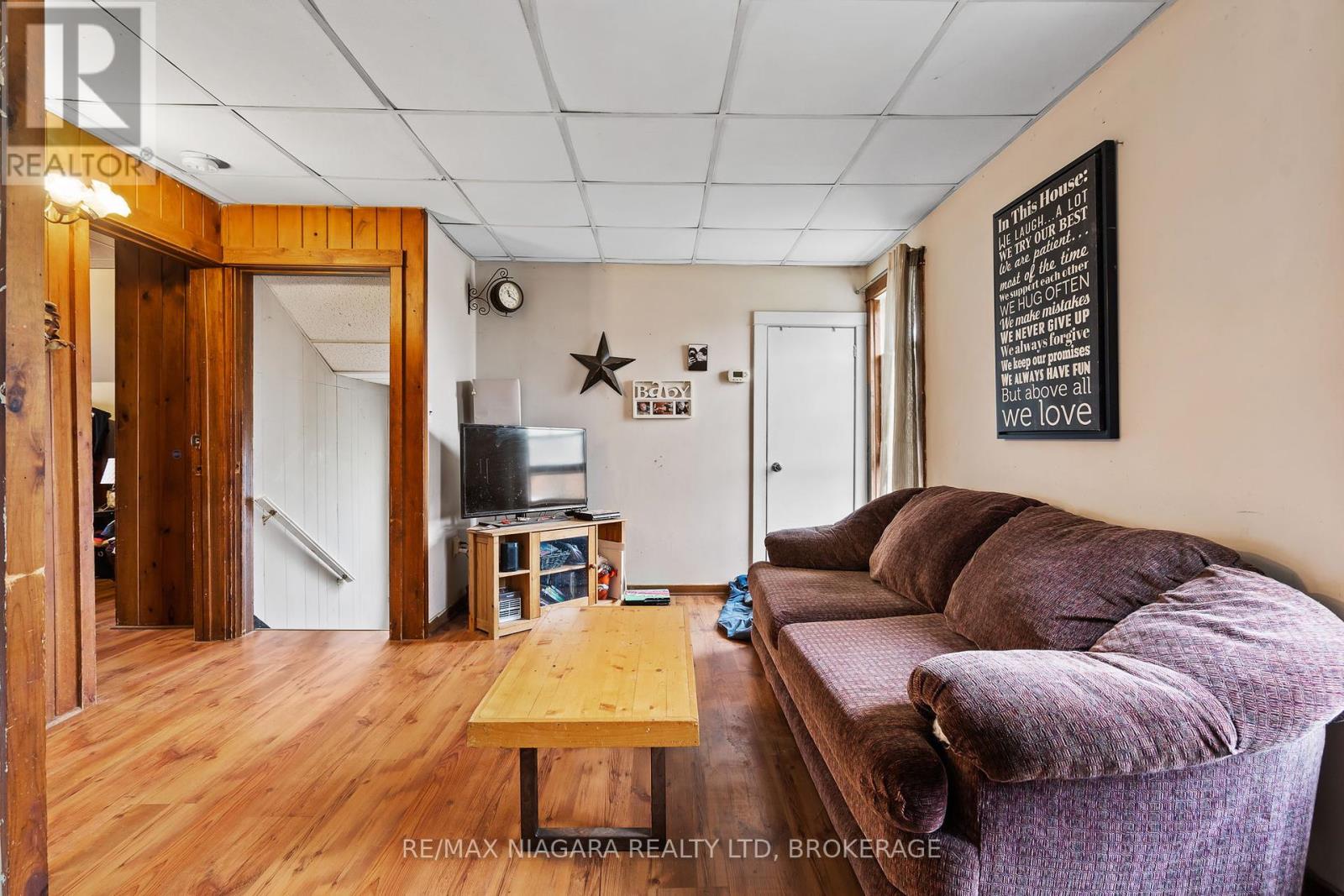 249 Mellanby Avenue, Port Colborne (877 - Main Street), Ontario  L3K 2M2 - Photo 8 - X12032120
