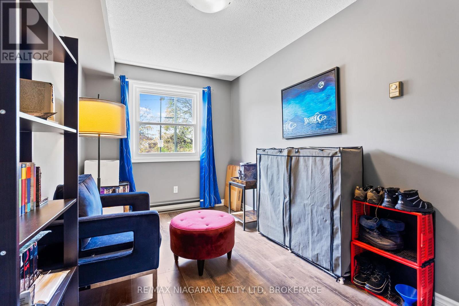 2 Walnut Street, St. Catharines (456 - Oakdale), Ontario  L2H 1H3 - Photo 13 - X12033243
