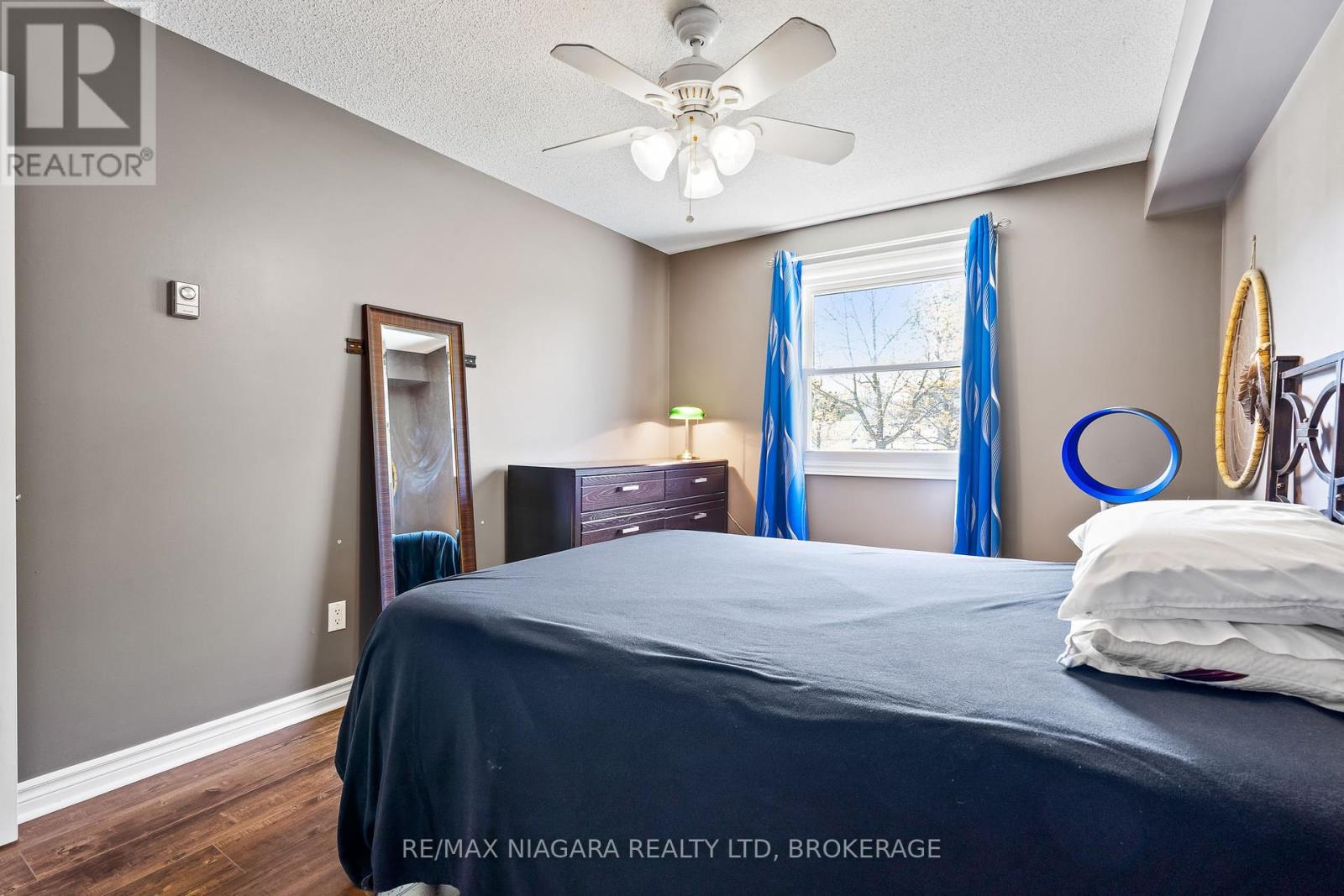 2 Walnut Street, St. Catharines (456 - Oakdale), Ontario  L2H 1H3 - Photo 14 - X12033243