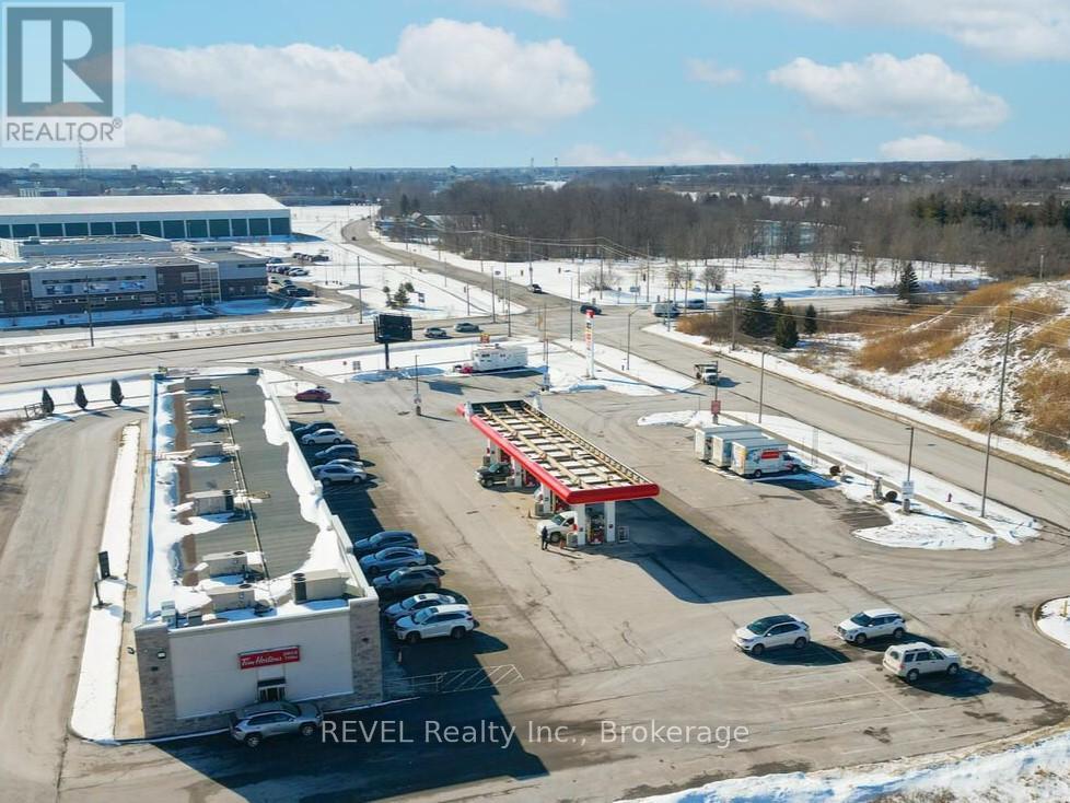 03 - 652 River Road, Welland (766 - Hwy 406/welland), Ontario  L3B 5N6 - Photo 2 - X12034465
