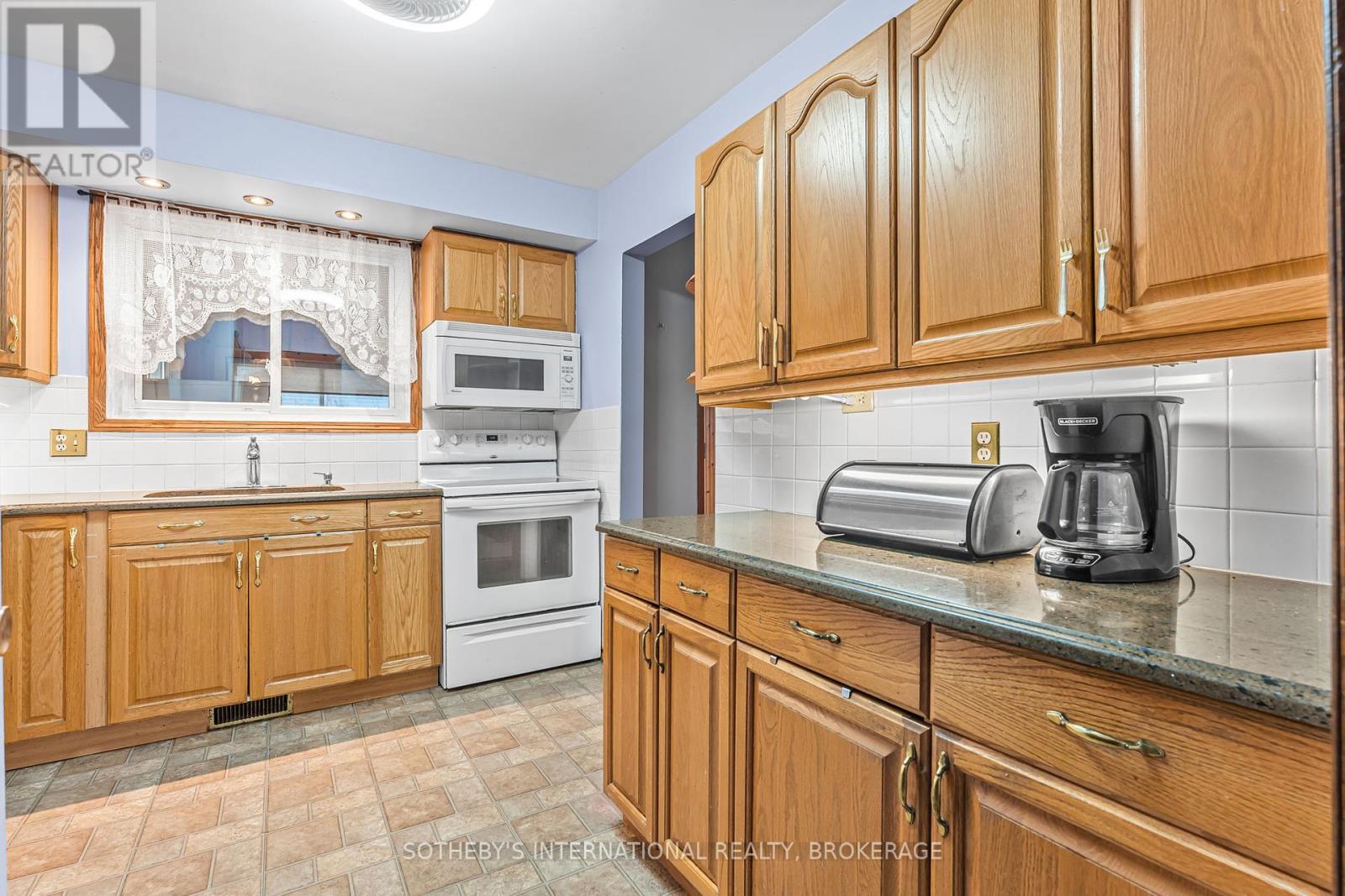 4 Huntley Crescent, St. Catharines (Carlton/bunting), Ontario  L2M 6E6 - Photo 13 - X12035424
