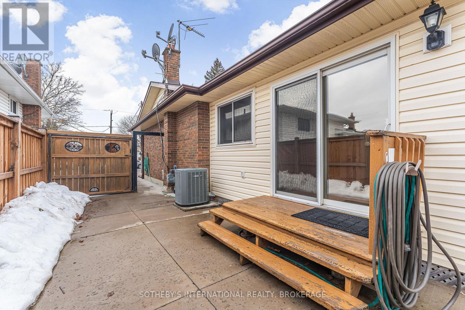 4 Huntley Crescent, St. Catharines (Carlton/bunting), Ontario  L2M 6E6 - Photo 35 - X12035424