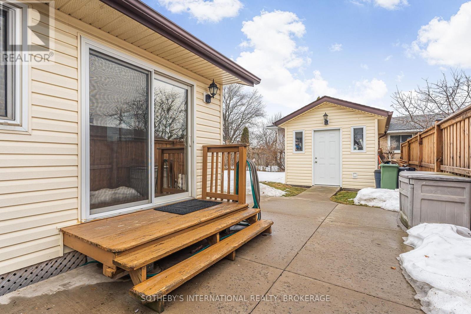 4 Huntley Crescent, St. Catharines (Carlton/bunting), Ontario  L2M 6E6 - Photo 36 - X12035424
