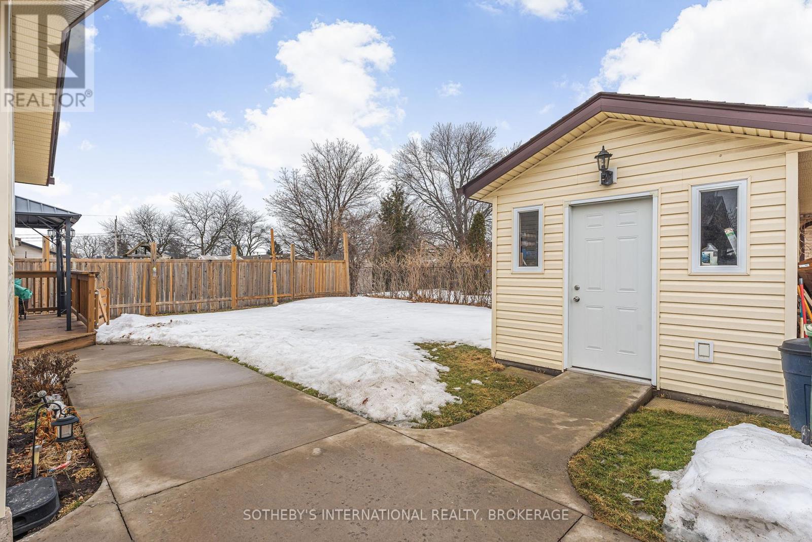 4 Huntley Crescent, St. Catharines (Carlton/bunting), Ontario  L2M 6E6 - Photo 37 - X12035424