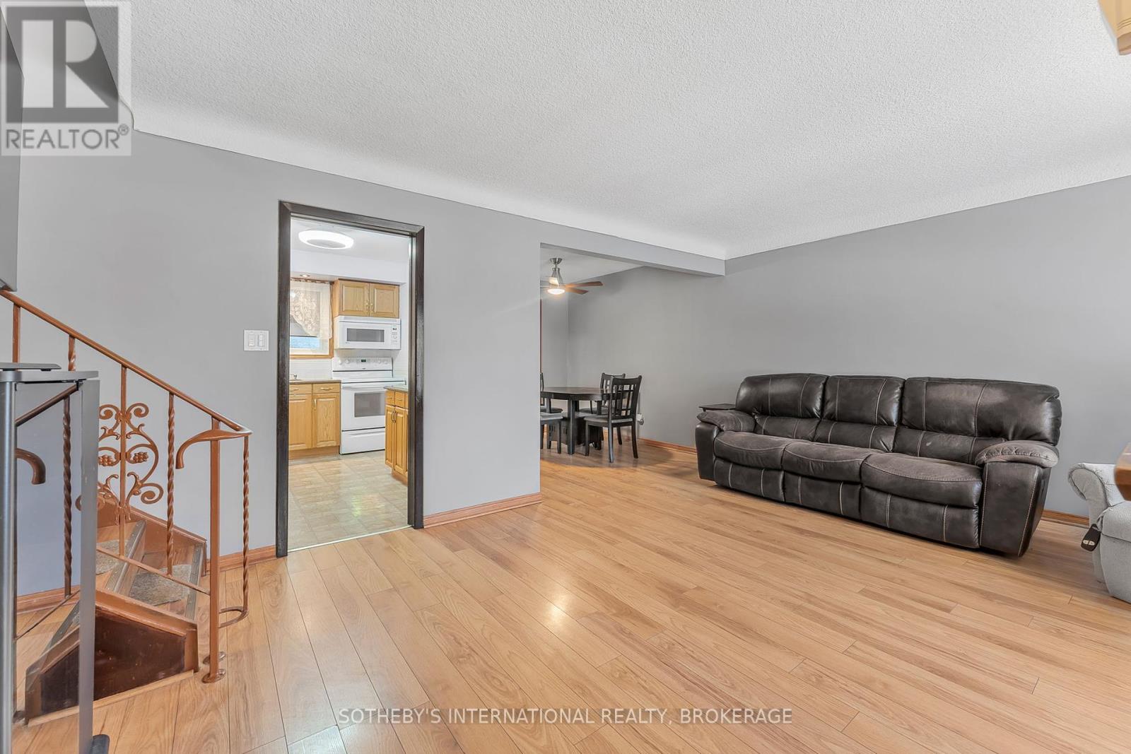 4 Huntley Crescent, St. Catharines (Carlton/bunting), Ontario  L2M 6E6 - Photo 7 - X12035424