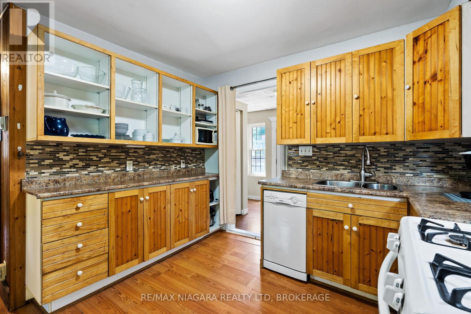10567 Maplewood Drive, Wainfleet (880 - Lakeshore), Ontario  L3K 5V4 - Photo 13 - X12036279