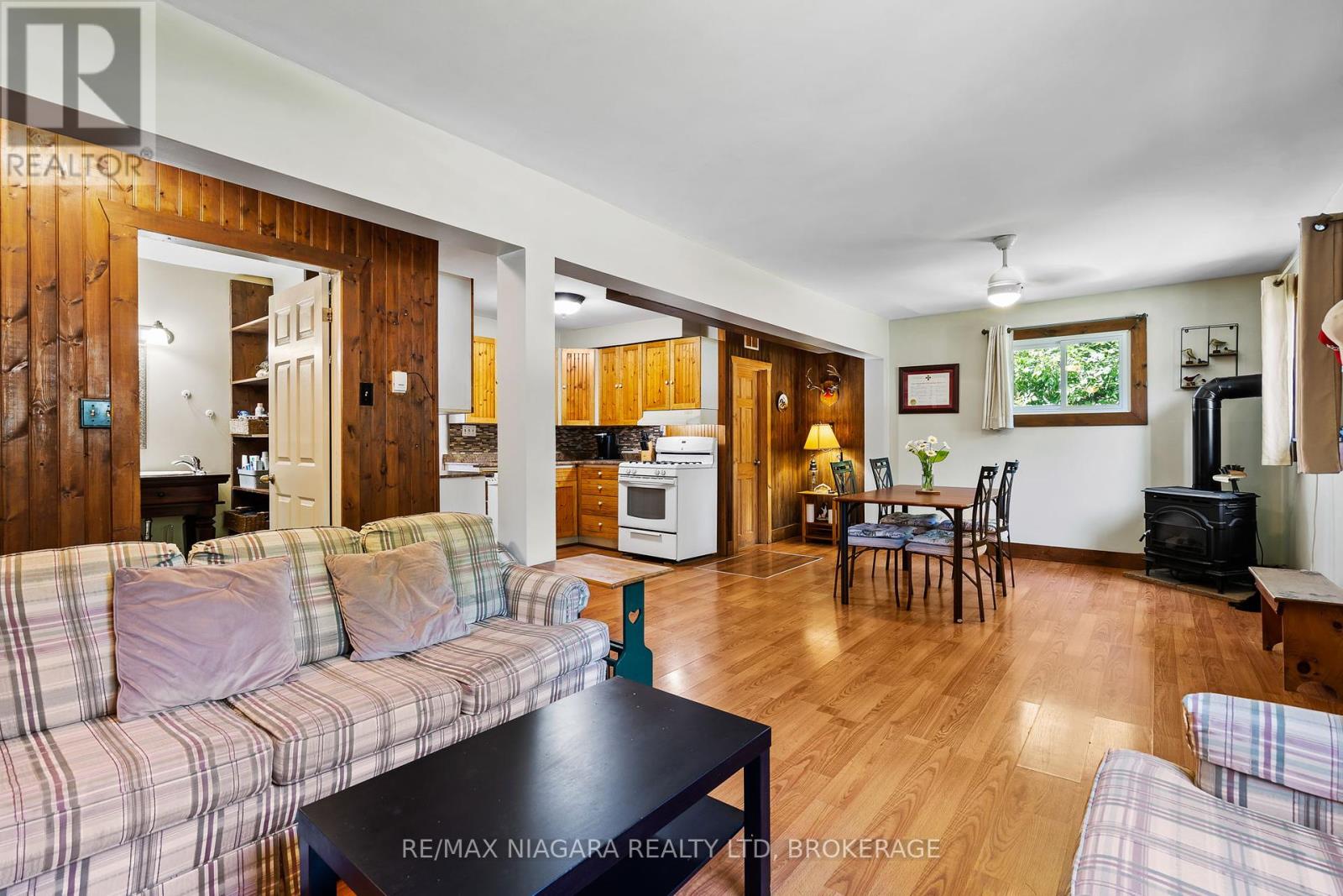 10567 Maplewood Drive, Wainfleet (880 - Lakeshore), Ontario  L3K 5V4 - Photo 7 - X12036279