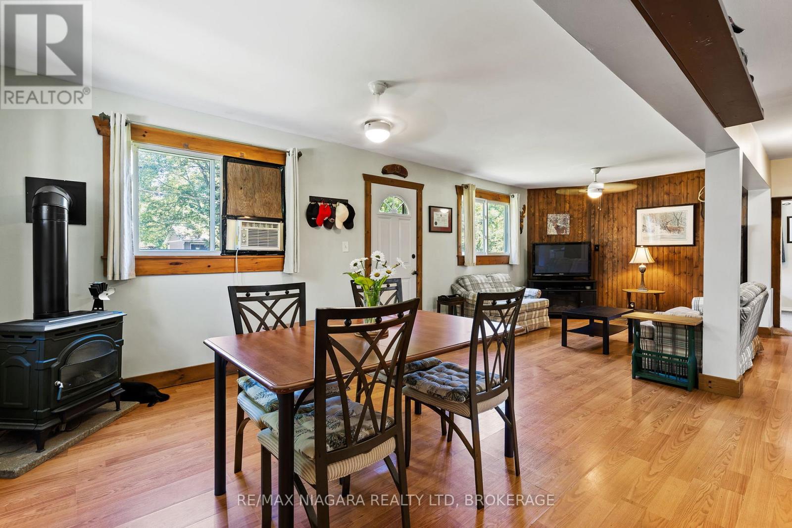 10567 Maplewood Drive, Wainfleet (880 - Lakeshore), Ontario  L3K 5V4 - Photo 9 - X12036279
