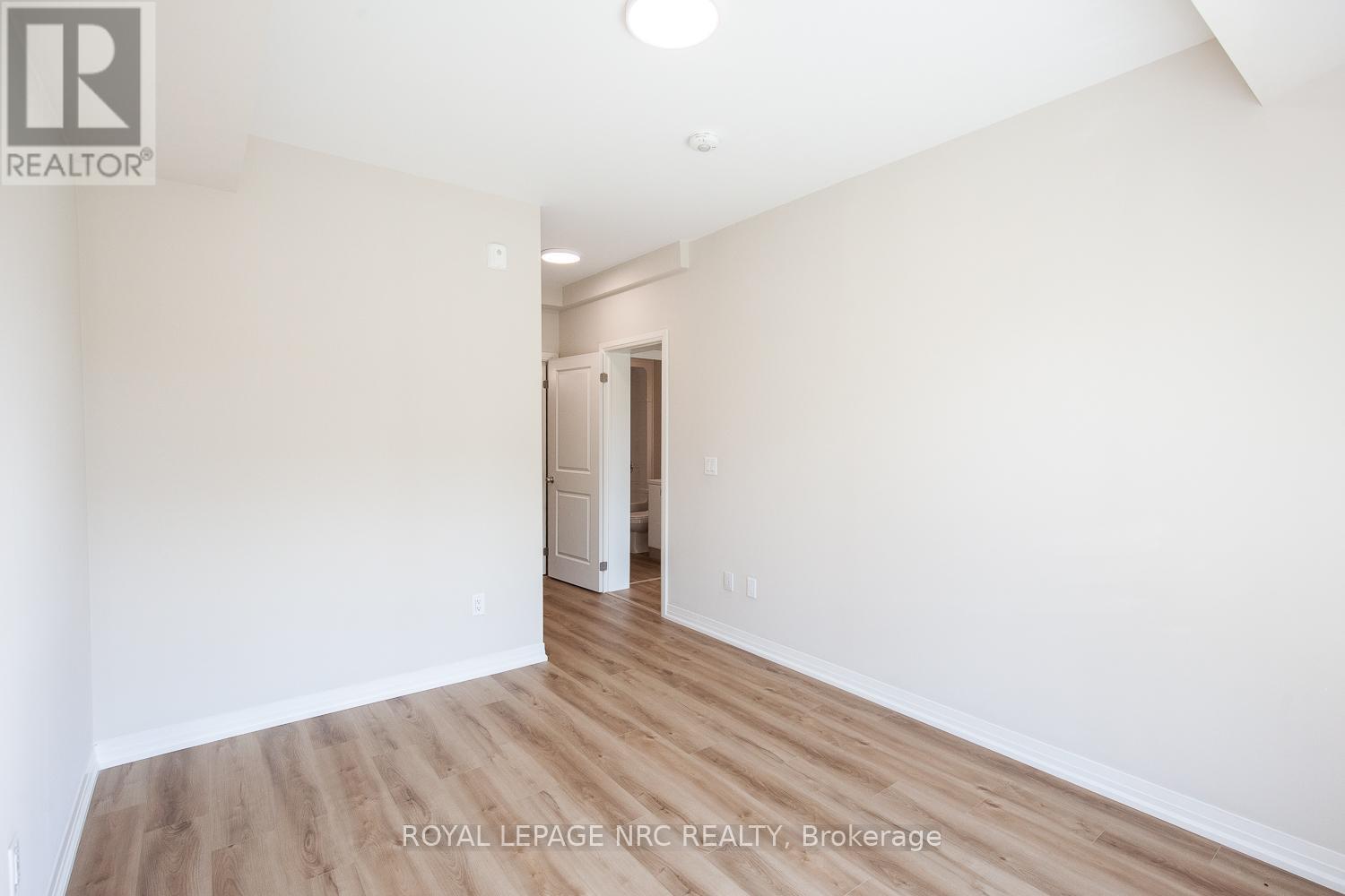 Gl06 - 50 Herrick Avenue, St. Catharines (456 - Oakdale), Ontario  L2P 2T9 - Photo 3 - X12036756