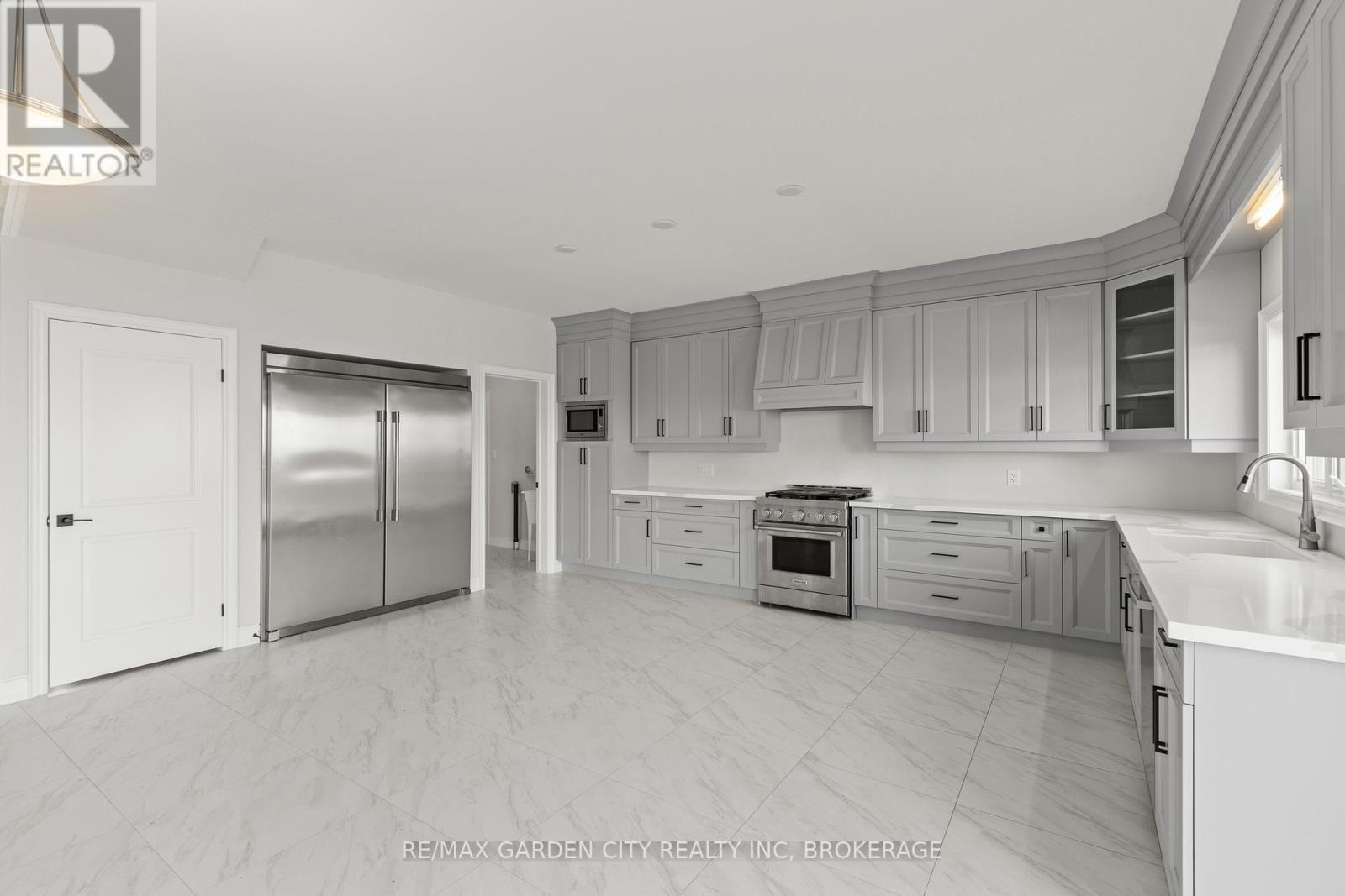 4377 Willick Road, Niagara Falls (224 - Lyons Creek), Ontario  L2G 0Y3 - Photo 13 - X12038945