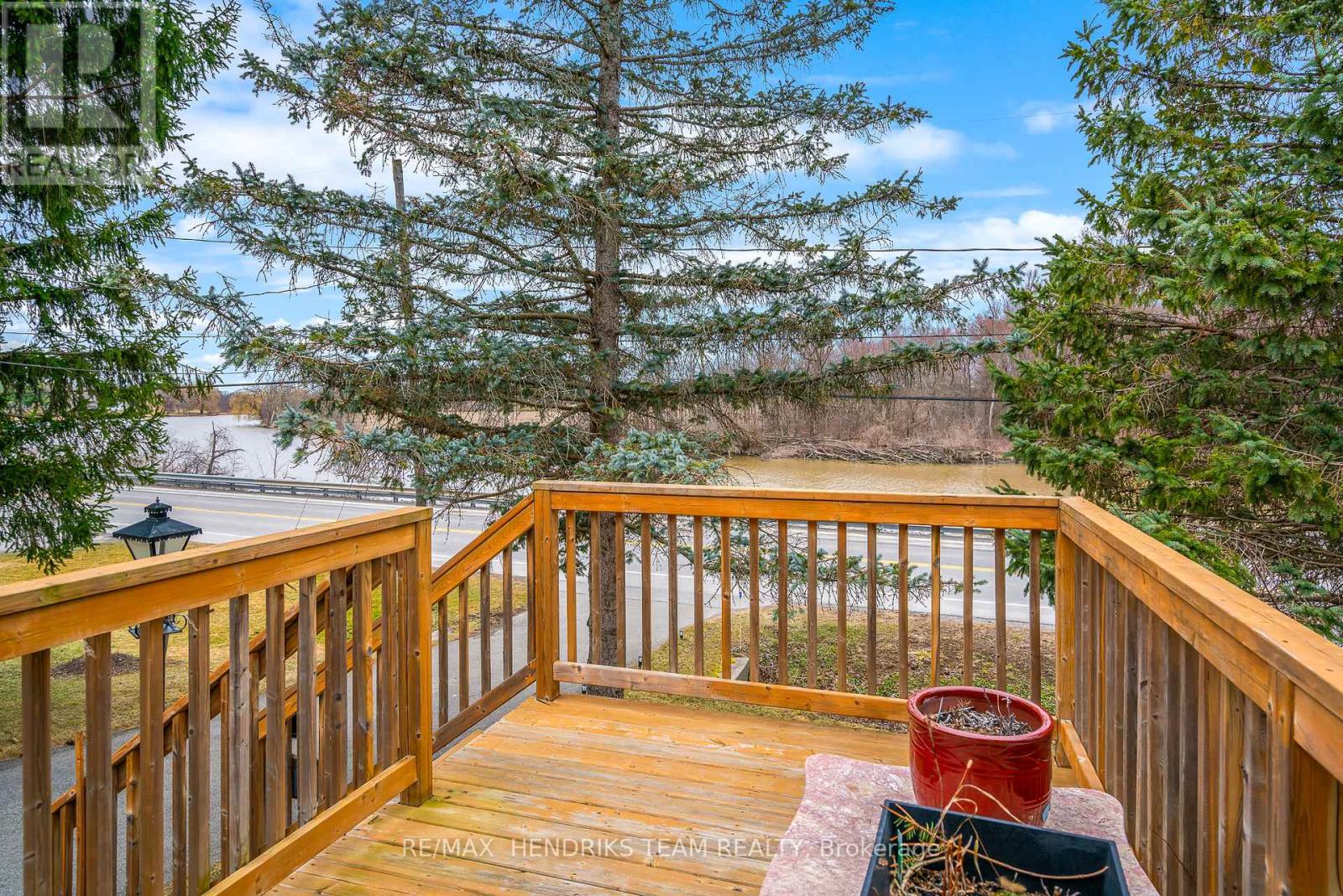415 Riverside Drive, Welland (772 - Broadway), Ontario  L3C 5E8 - Photo 33 - X12045800