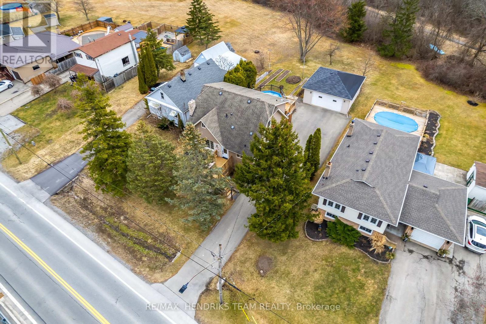 415 Riverside Drive, Welland (772 - Broadway), Ontario  L3C 5E8 - Photo 44 - X12045800