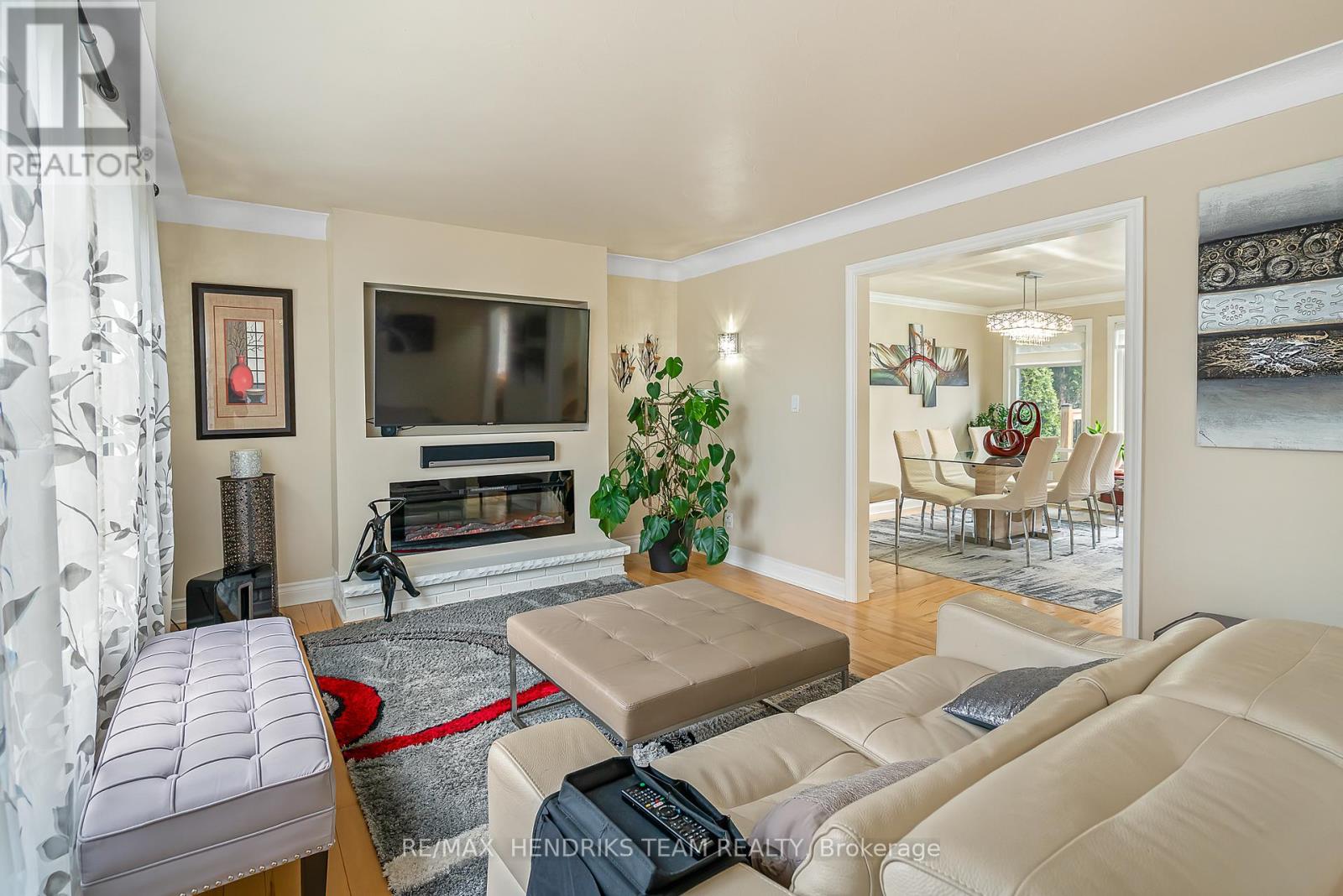 415 Riverside Drive, Welland (772 - Broadway), Ontario  L3C 5E8 - Photo 8 - X12045800