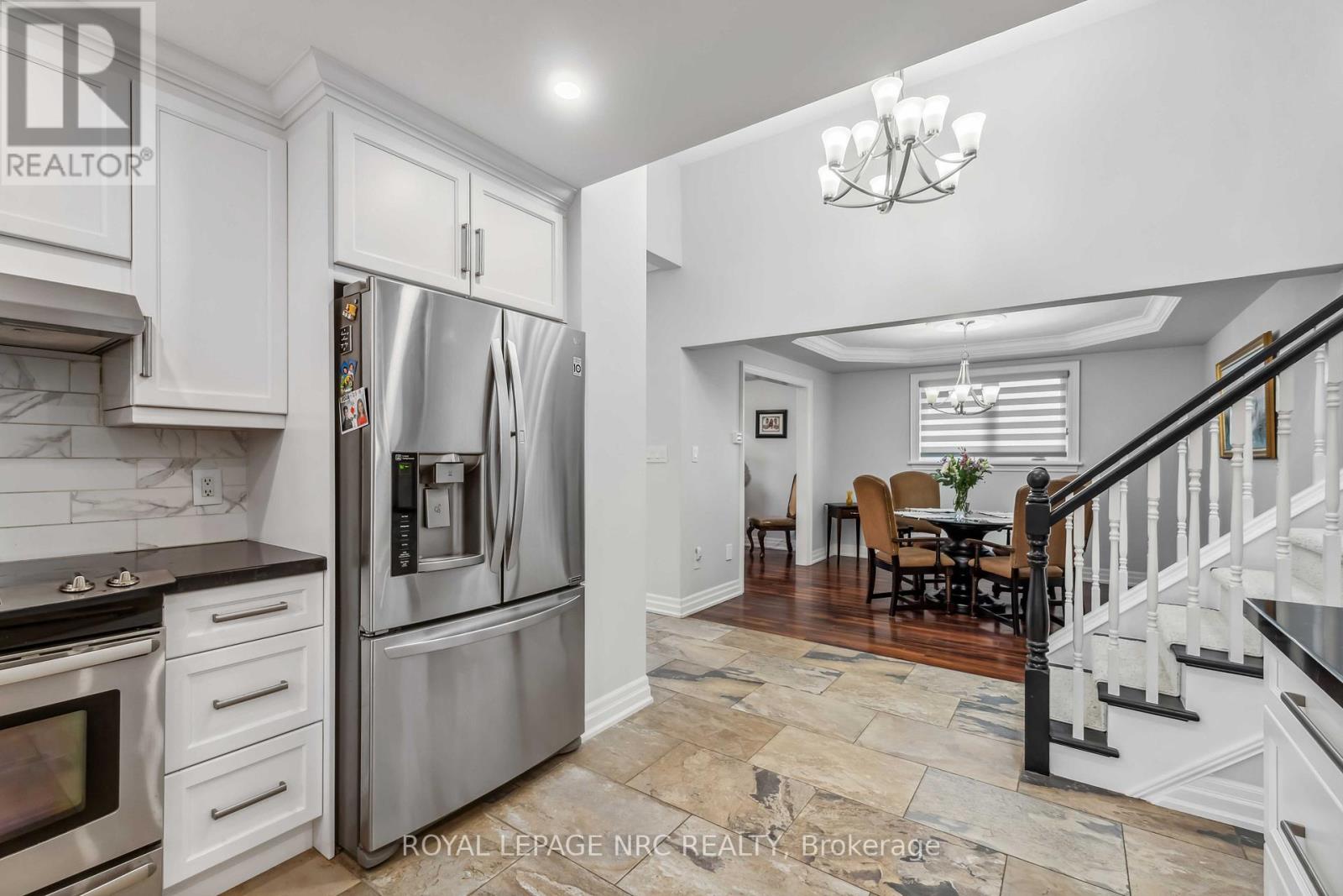 701 Upper Paradise Road, Hamilton (Gilkson), Ontario  L9C 5R1 - Photo 11 - X12046987