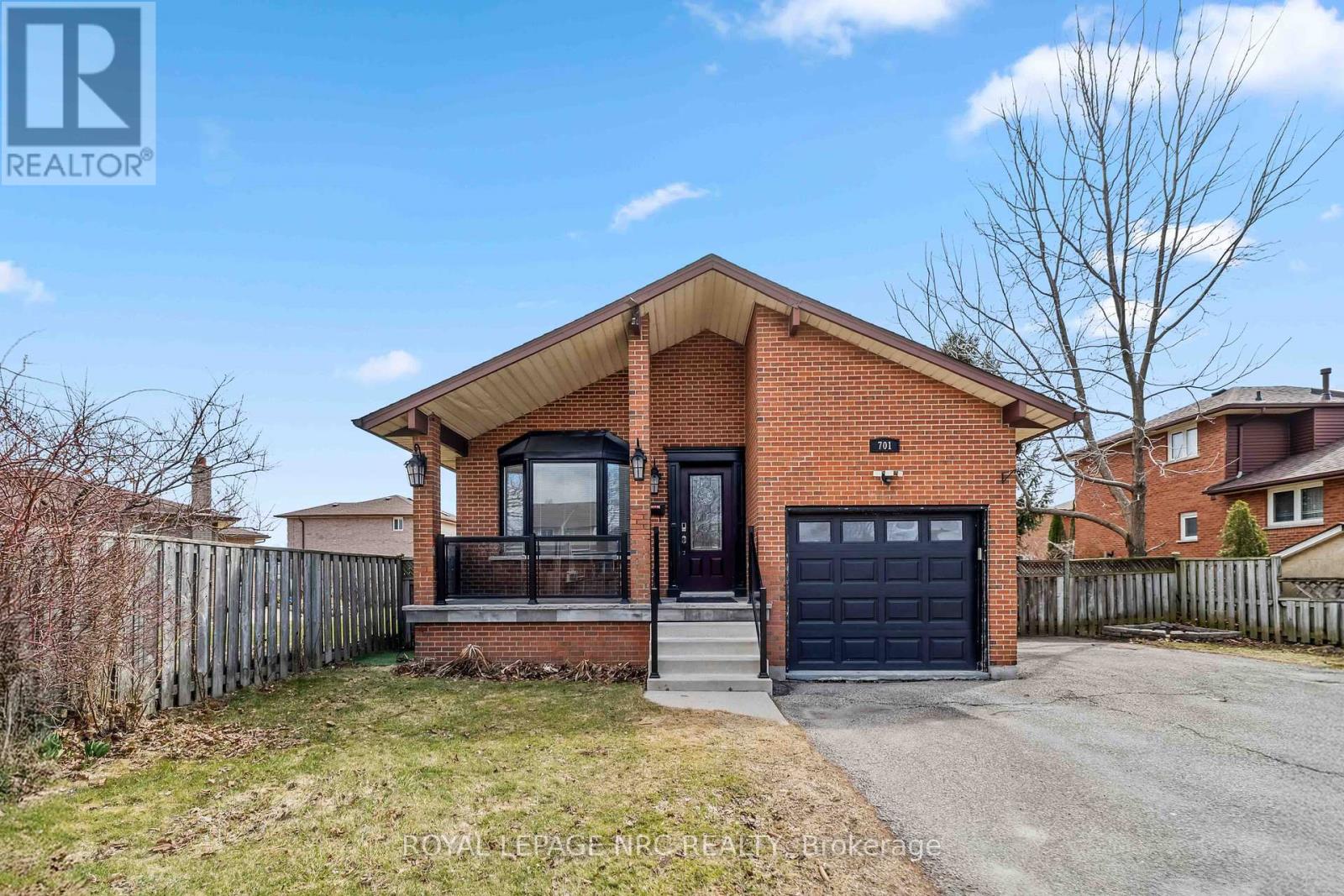 701 Upper Paradise Road, Hamilton (Gilkson), Ontario  L9C 5R1 - Photo 2 - X12046987