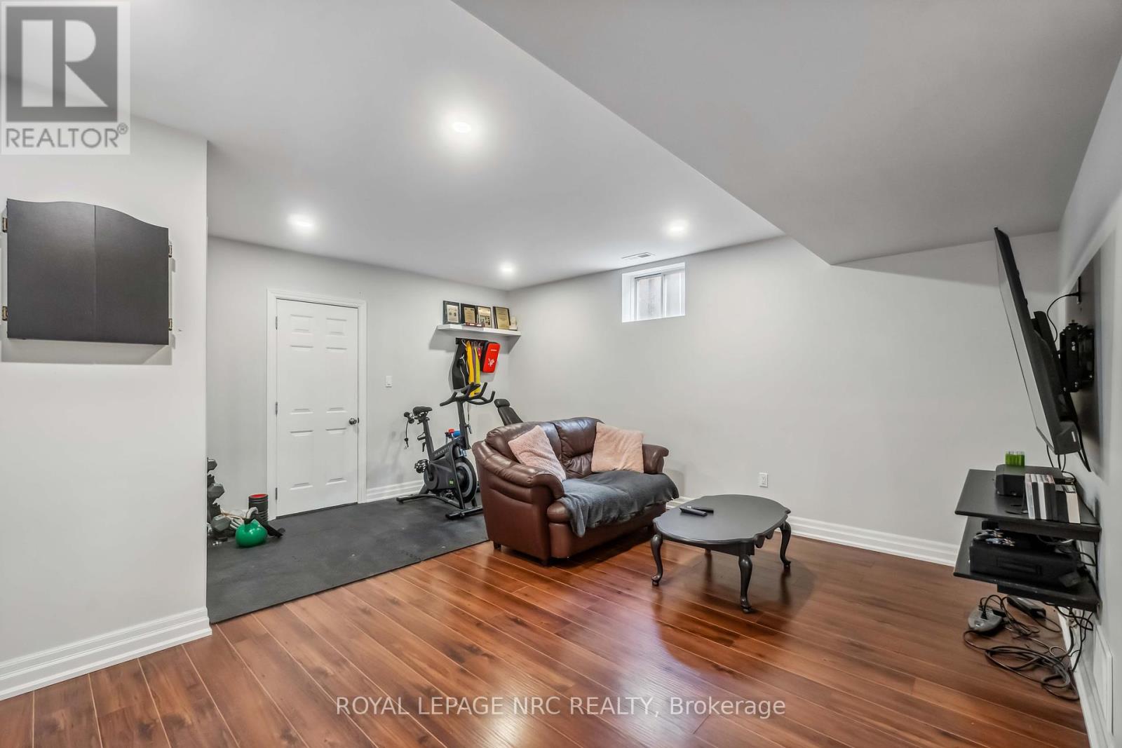 701 Upper Paradise Road, Hamilton (Gilkson), Ontario  L9C 5R1 - Photo 24 - X12046987
