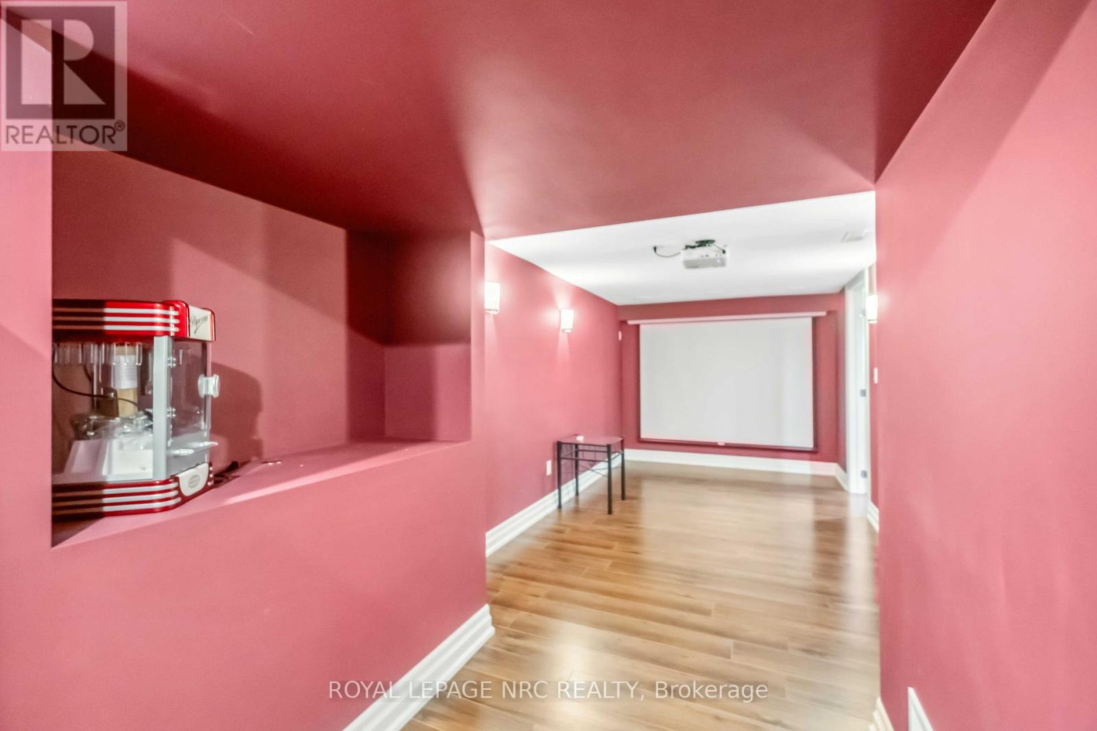 701 Upper Paradise Road, Hamilton (Gilkson), Ontario  L9C 5R1 - Photo 32 - X12046987