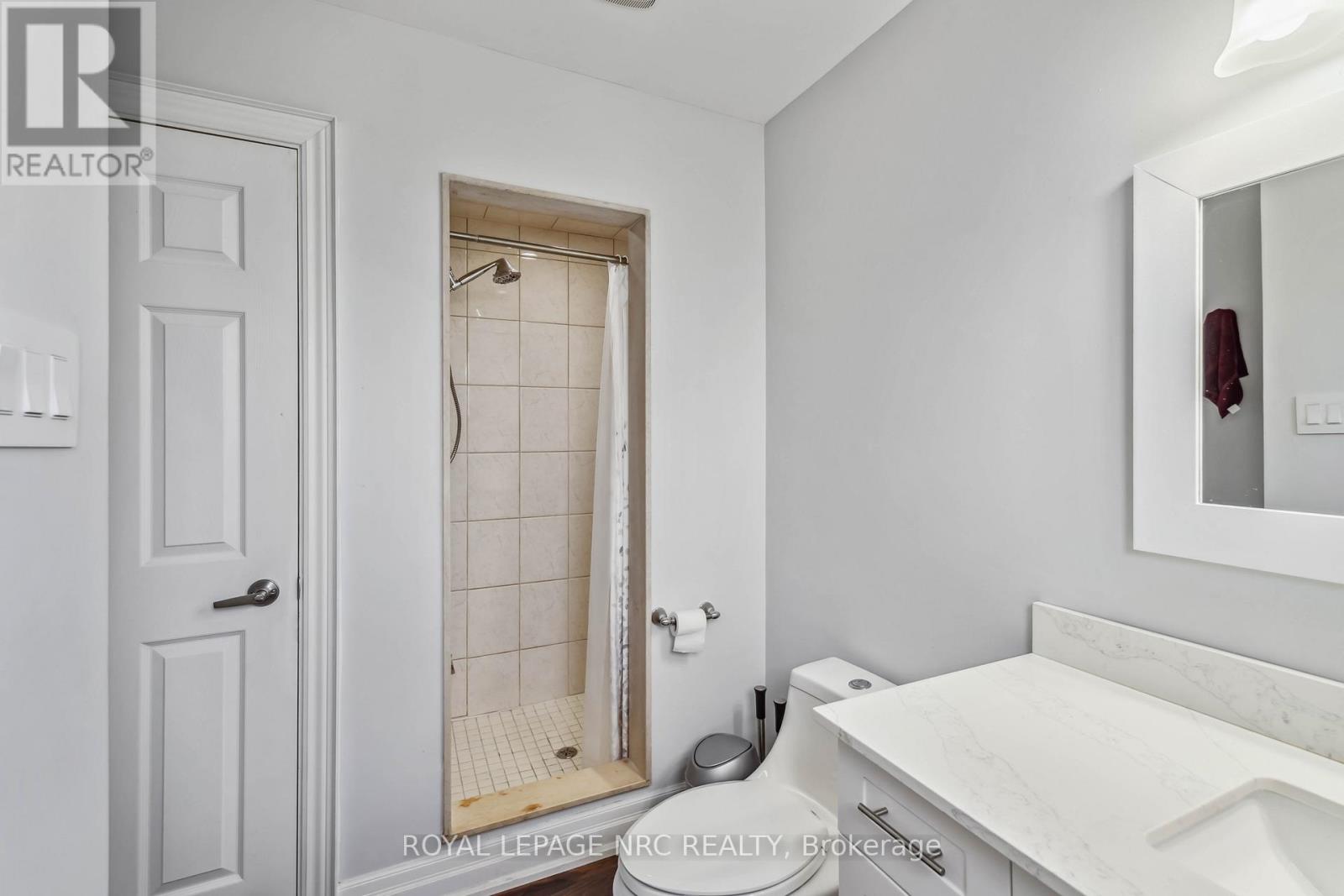 701 Upper Paradise Road, Hamilton (Gilkson), Ontario  L9C 5R1 - Photo 36 - X12046987