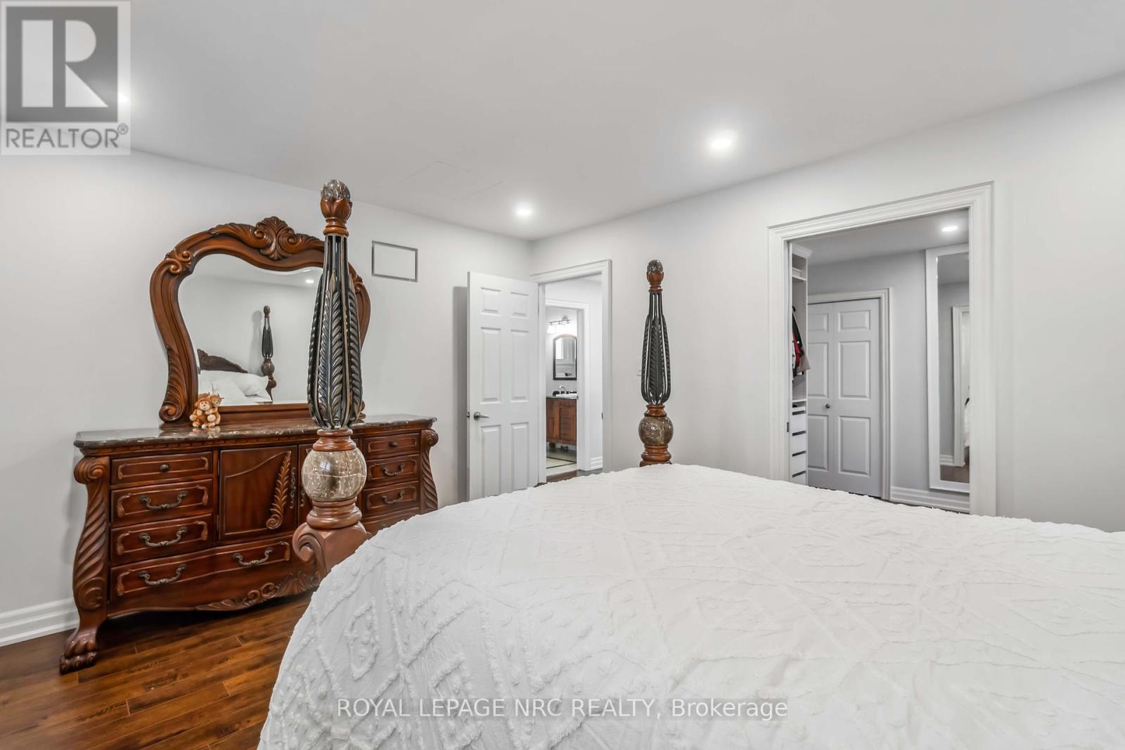 701 Upper Paradise Road, Hamilton (Gilkson), Ontario  L9C 5R1 - Photo 38 - X12046987