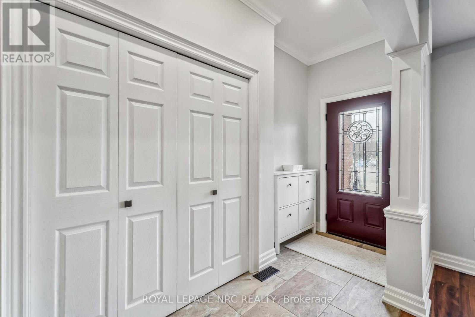 701 Upper Paradise Road, Hamilton (Gilkson), Ontario  L9C 5R1 - Photo 4 - X12046987