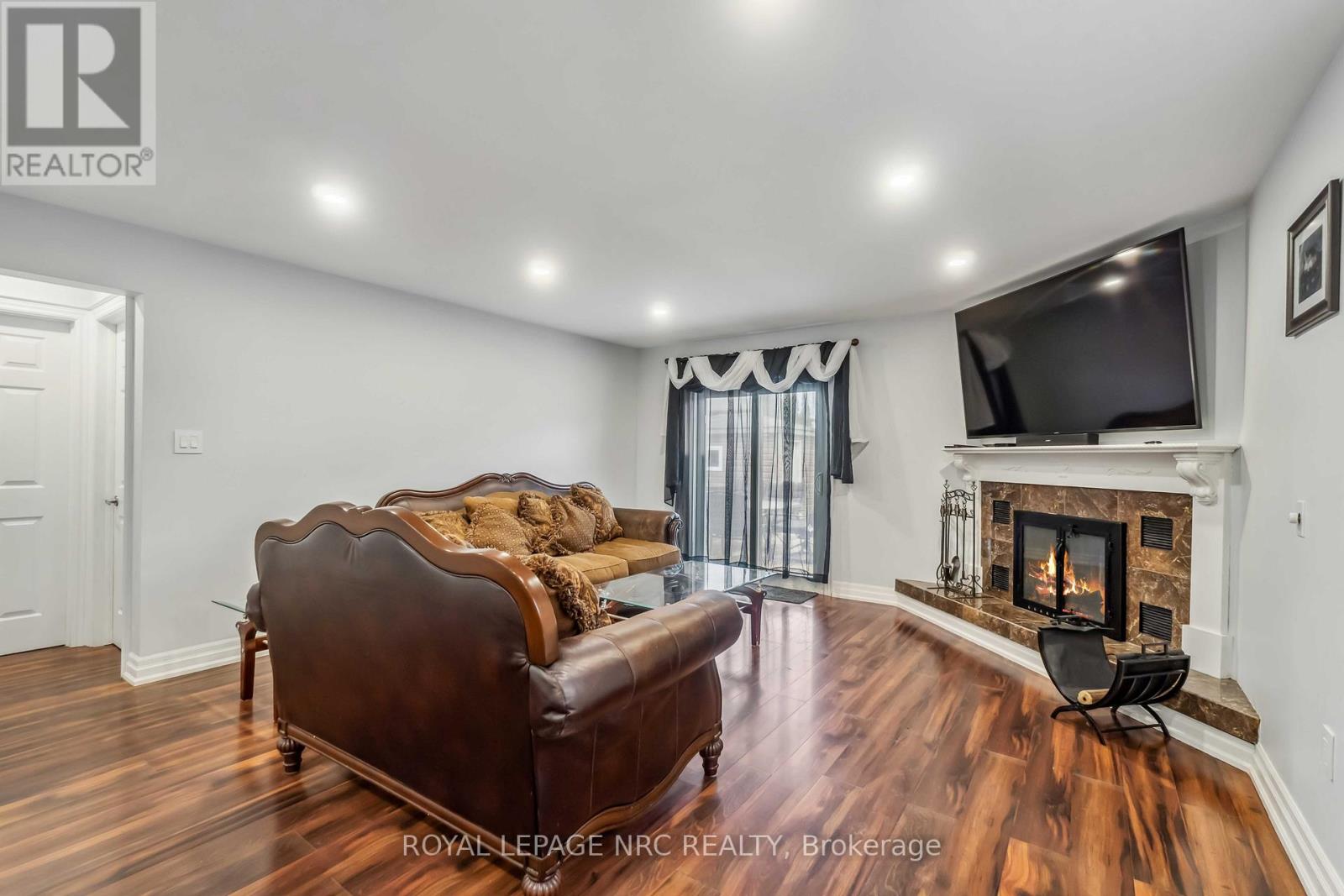 701 Upper Paradise Road, Hamilton (Gilkson), Ontario  L9C 5R1 - Photo 6 - X12046987