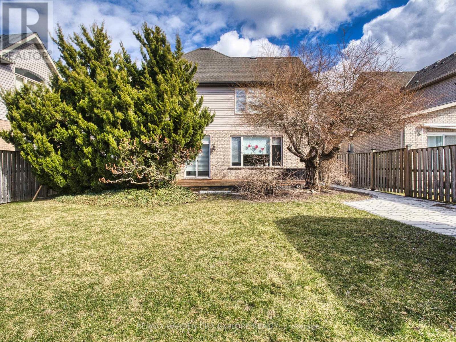29 Agincourt Crescent, St. Catharines (462 - Rykert/vansickle), Ontario  L2S 4B4 - Photo 43 - X12047450