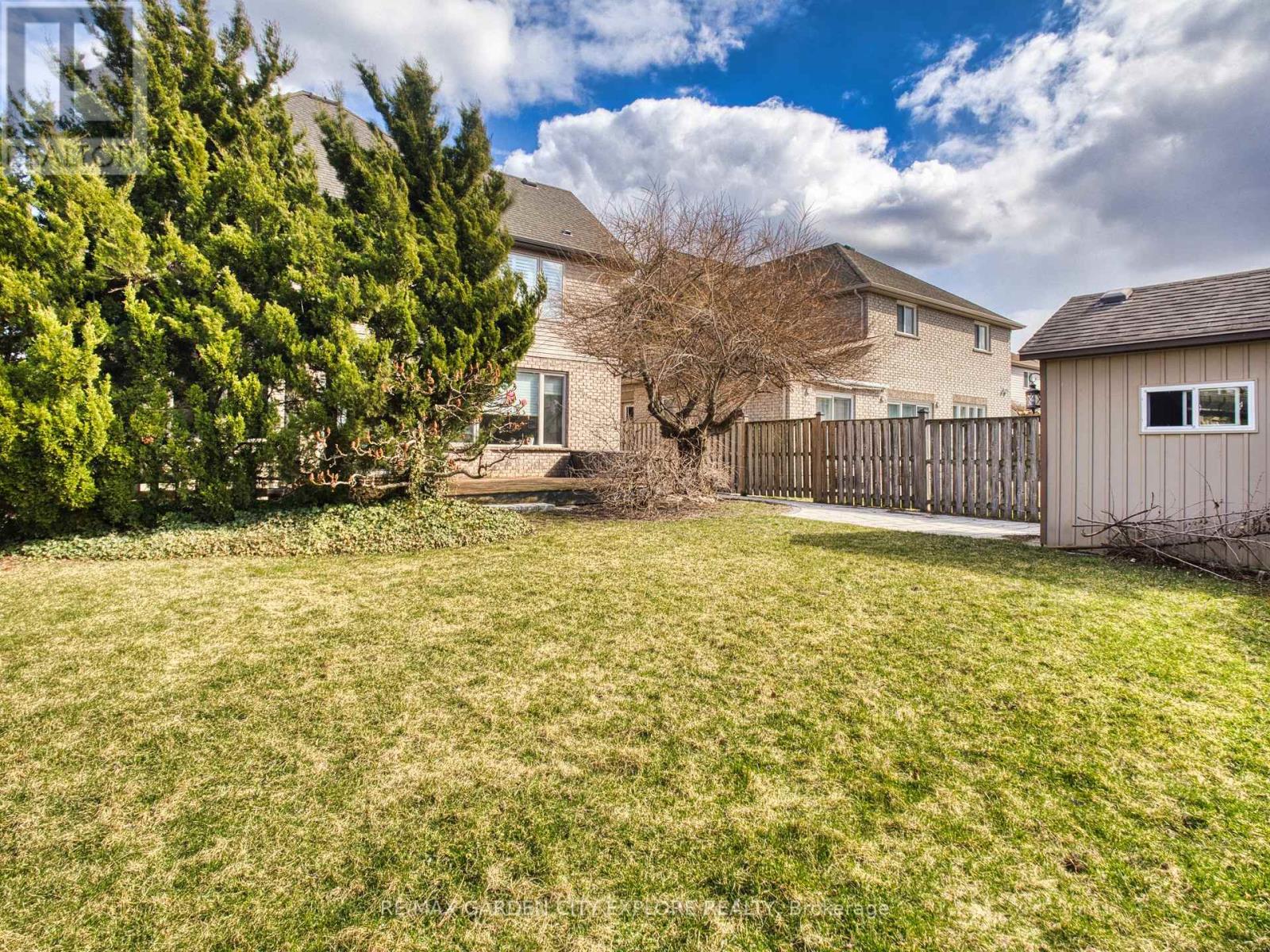 29 Agincourt Crescent, St. Catharines (462 - Rykert/vansickle), Ontario  L2S 4B4 - Photo 44 - X12047450