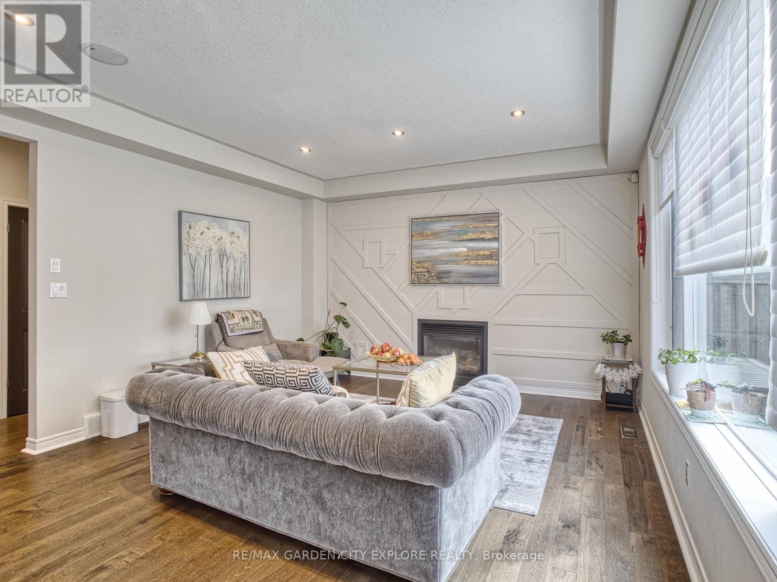 29 Agincourt Crescent, St. Catharines (462 - Rykert/vansickle), Ontario  L2S 4B4 - Photo 6 - X12047450
