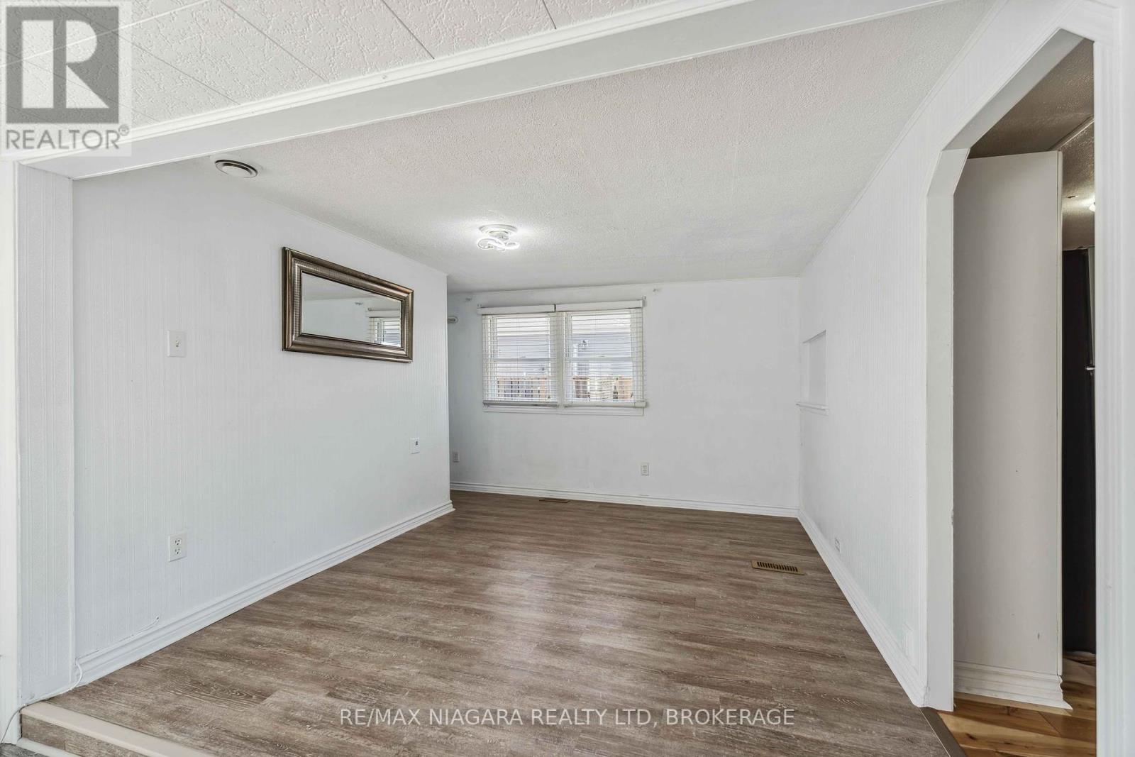 21 - 2175 Mewburn Road, Niagara Falls (207 - Casey), Ontario  L2E 6S4 - Photo 12 - X12047624