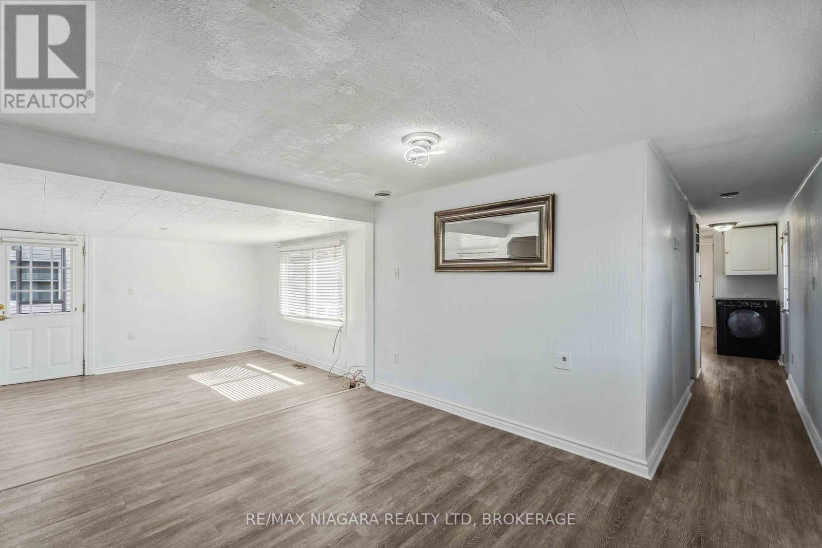 21 - 2175 Mewburn Road, Niagara Falls (207 - Casey), Ontario  L2E 6S4 - Photo 15 - X12047624