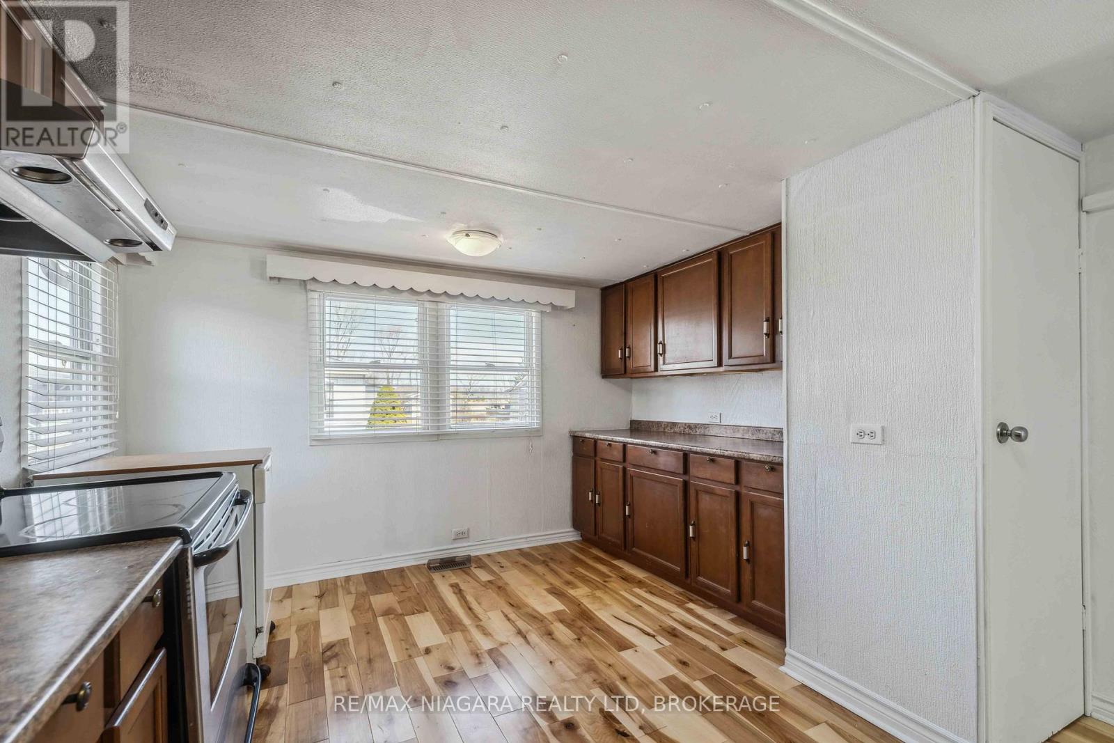 21 - 2175 Mewburn Road, Niagara Falls (207 - Casey), Ontario  L2E 6S4 - Photo 17 - X12047624