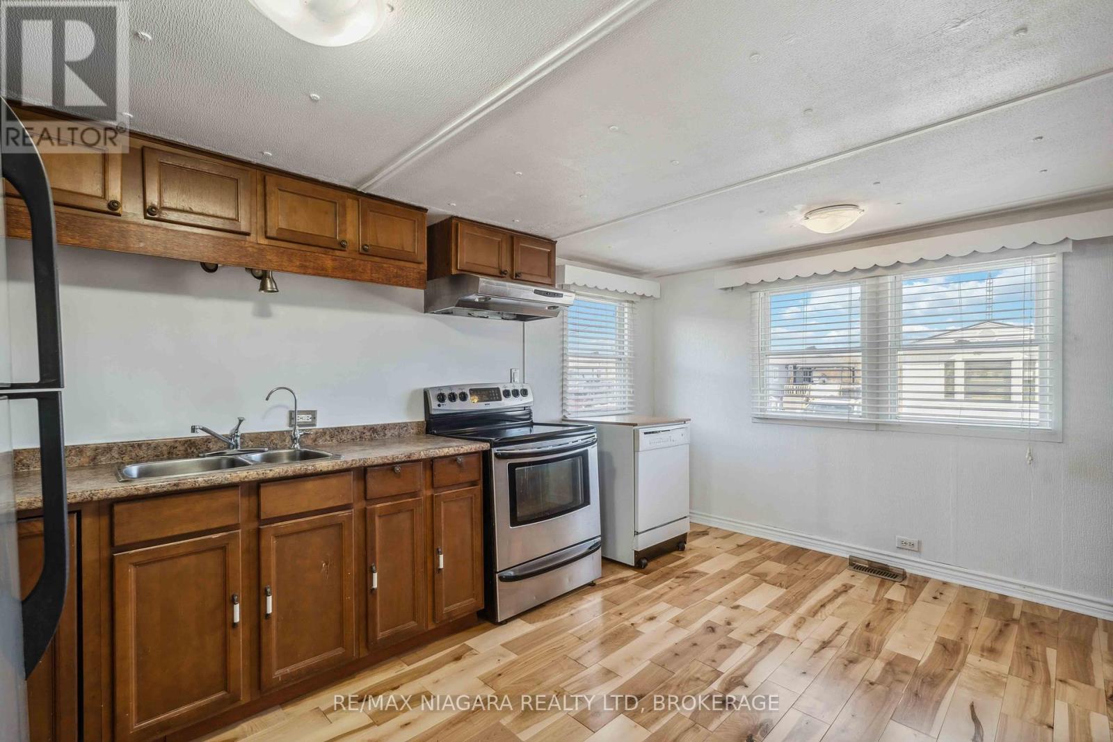 21 - 2175 Mewburn Road, Niagara Falls (207 - Casey), Ontario  L2E 6S4 - Photo 19 - X12047624