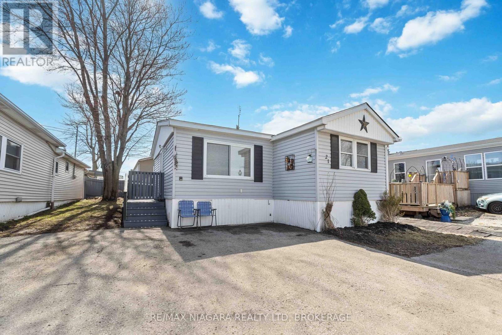 21 - 2175 Mewburn Road, Niagara Falls (207 - Casey), Ontario  L2E 6S4 - Photo 2 - X12047624