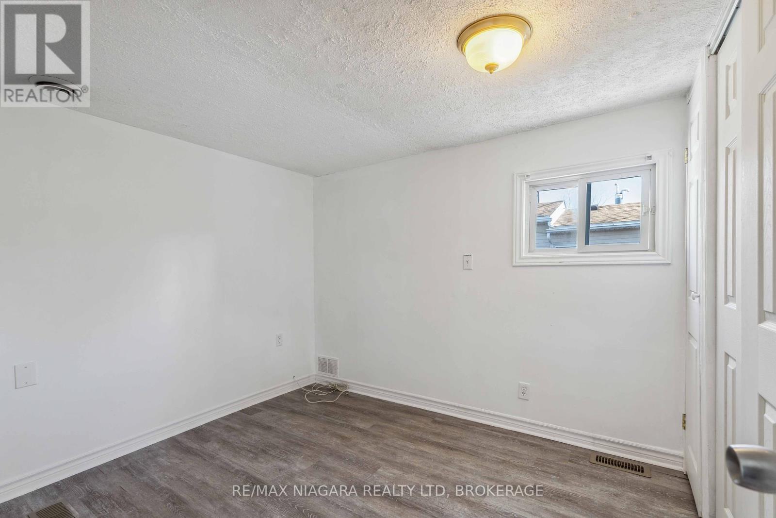 21 - 2175 Mewburn Road, Niagara Falls (207 - Casey), Ontario  L2E 6S4 - Photo 26 - X12047624