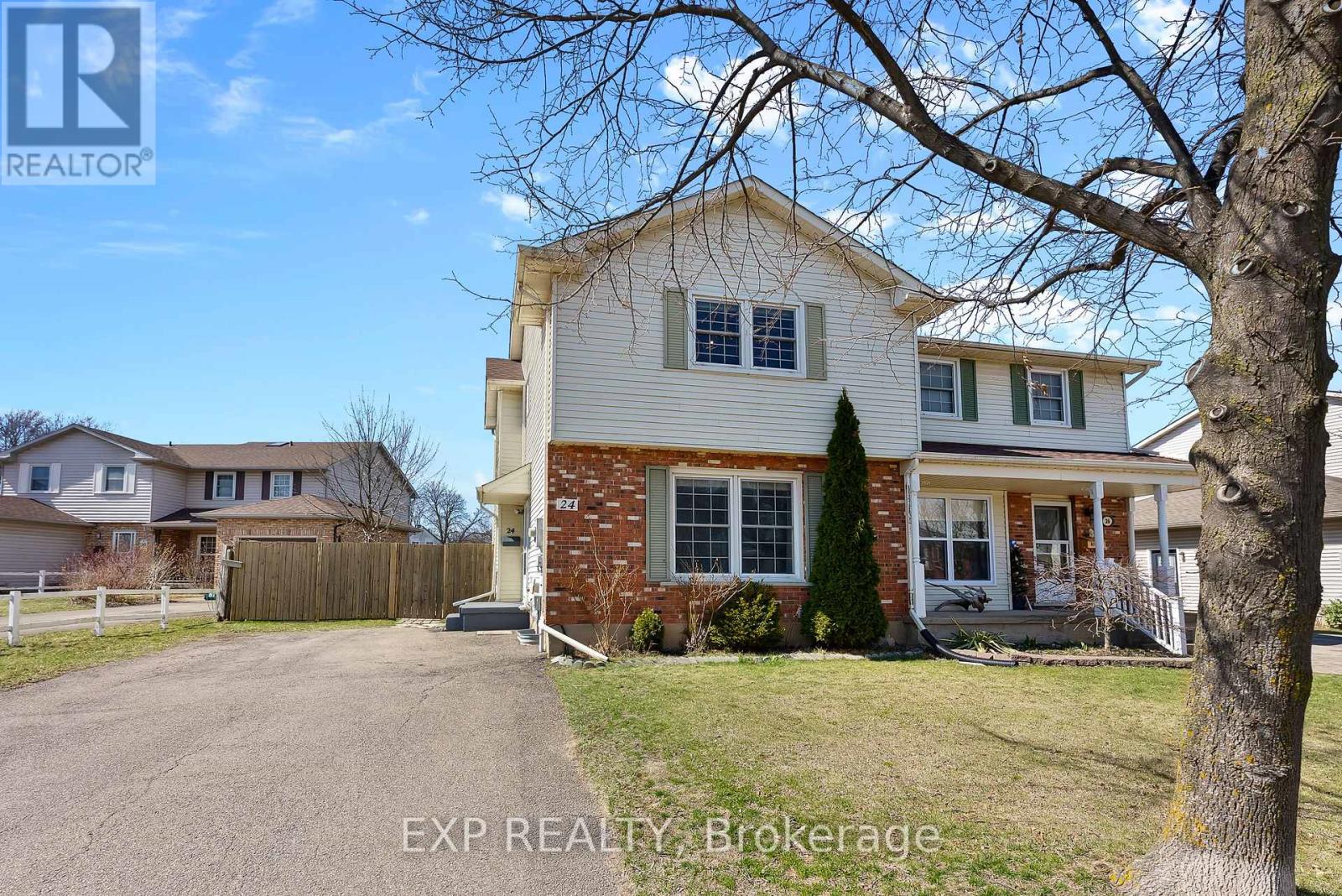 24 Station Street, Welland (772 - Broadway), Ontario  L3C 5K7 - Photo 2 - X12048290