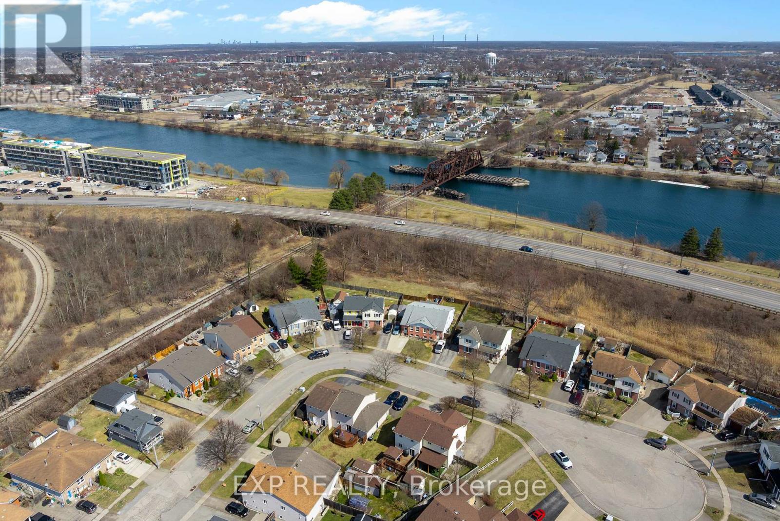 24 Station Street, Welland (772 - Broadway), Ontario  L3C 5K7 - Photo 23 - X12048290