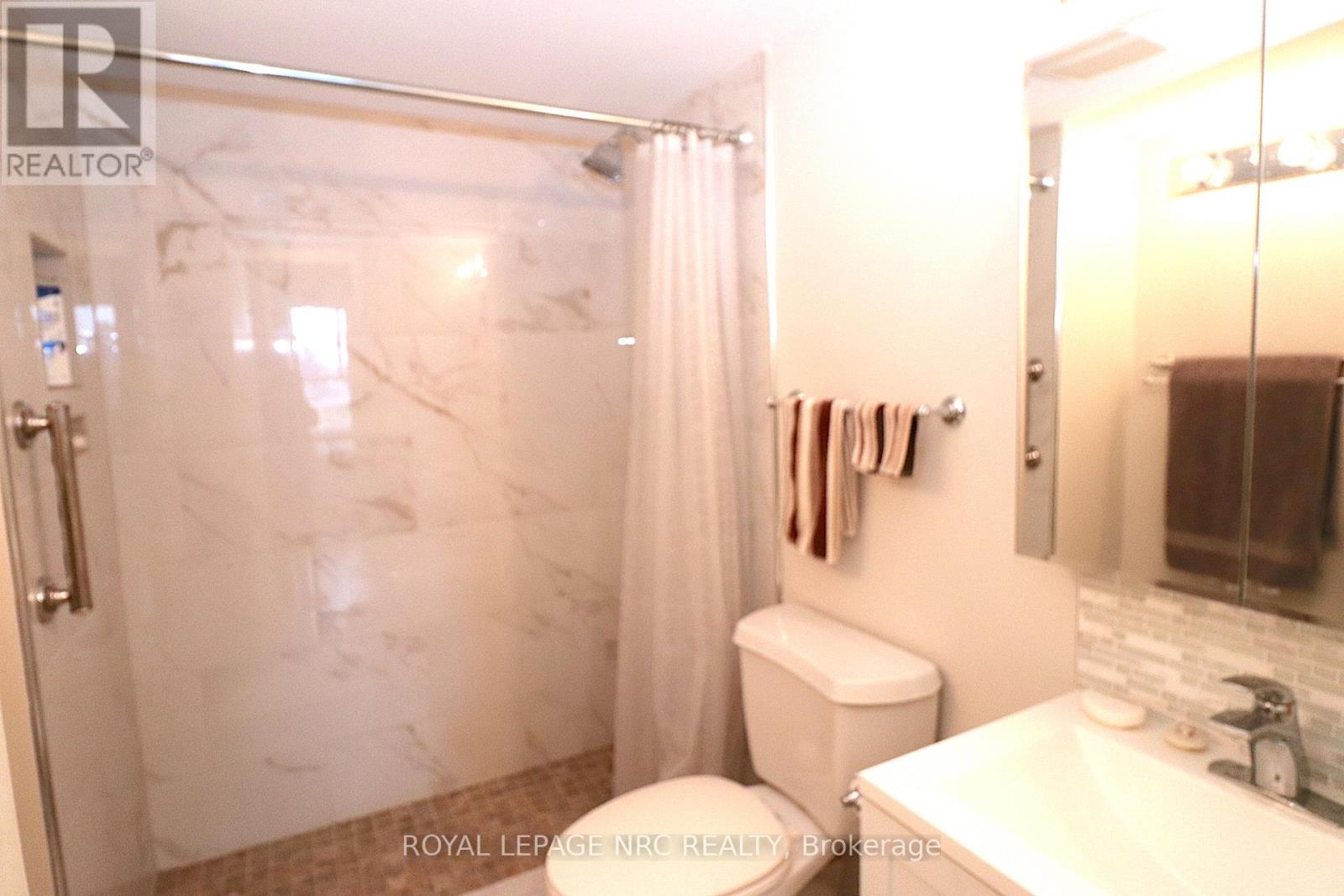 202 - 7 Gale Crescent, St. Catharines (450 - E. Chester), Ontario  L2R 7M8 - Photo 11 - X12052200
