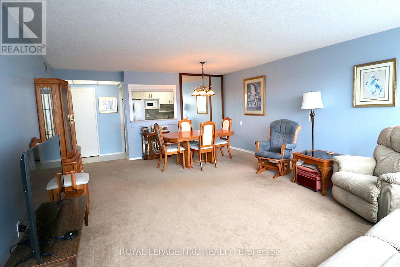 202 - 7 Gale Crescent, St. Catharines (450 - E. Chester), Ontario  L2R 7M8 - Photo 5 - X12052200